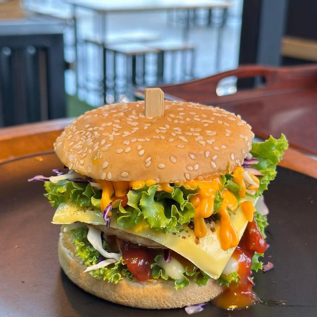 Coffee i need u, หจก.หมูกระทะ สาขา ตลาดนัดเรือบิน, วันวาน หนมหวาน -ตลาดเรือบิน, บ้านผัดกะเพรา, ข้าวต้มอันดา ตลาดเรือบิน, ร้านไก่ย่างโคตรปาลี ส้มตำแม่สมัยรสเด็ด, โรงชา เรือบิน