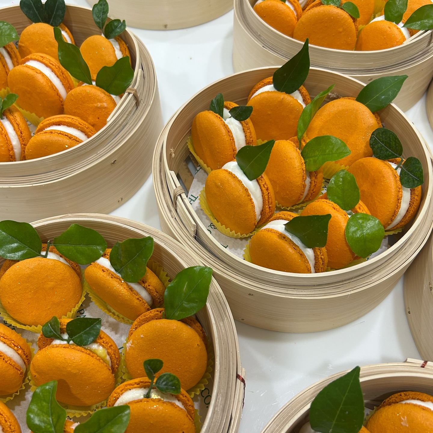 อร่อยเด็ด, ร้านข้าวต้มนายอ๋า, ร้านฟ้ามุ่ย, ร้านสุธาทิพย์, Blue Tree coffeebar, ร้านชั่งเส็ง ก๋วยเตี๋ยวลูกชิ้นปลา (เจ้เกียว), Pat Cafe Boraan แพท คาเฟ่ โบราณ, อ้วนโภชนา อาหารไทย อีสาน , ครัวป้าแดงบางลำพู, Cafe' Velodome