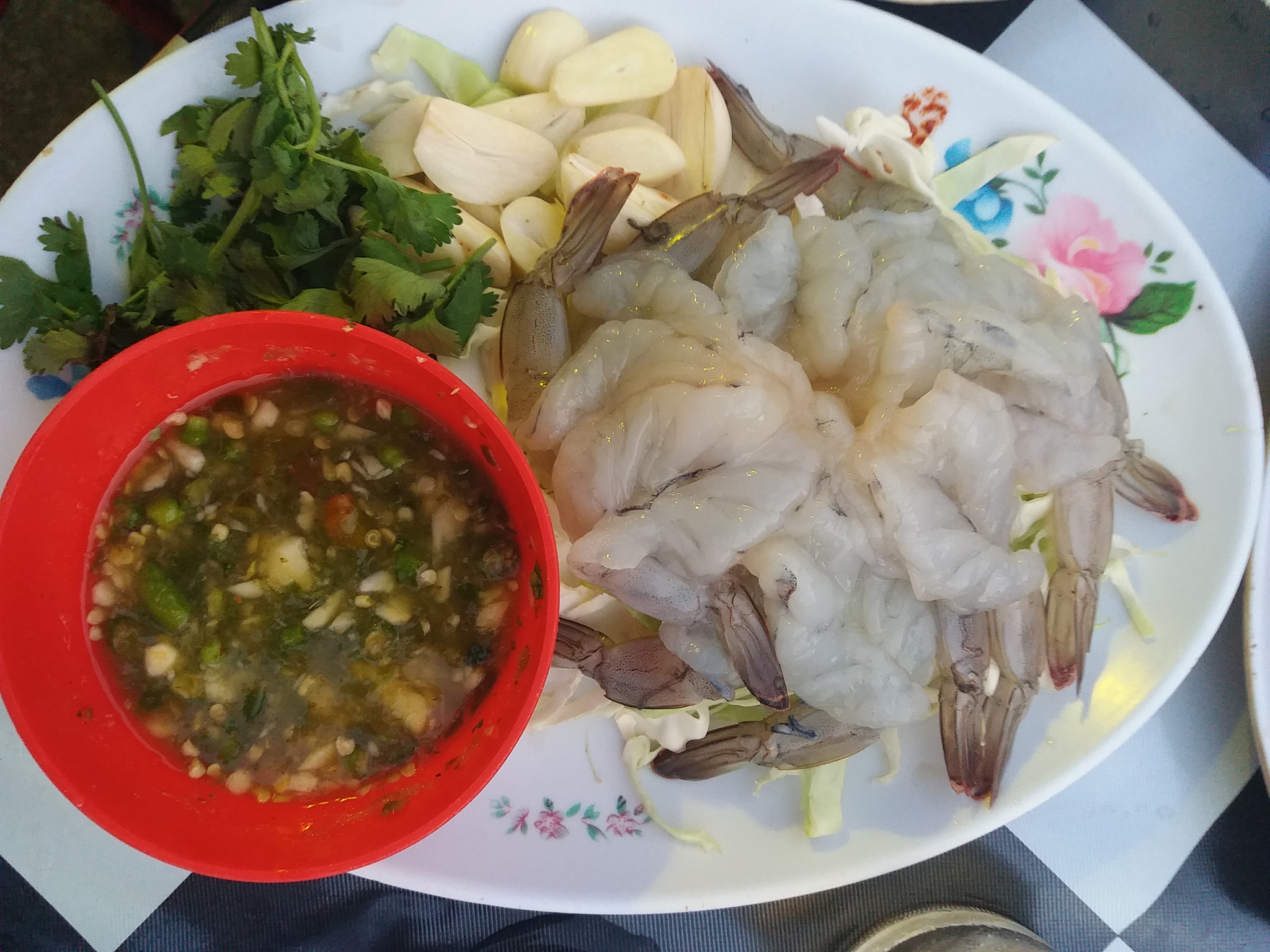 อร่อยเด็ด, ร้านข้าวต้มนายอ๋า, ร้านฟ้ามุ่ย, ร้านสุธาทิพย์, Blue Tree coffeebar, ร้านชั่งเส็ง ก๋วยเตี๋ยวลูกชิ้นปลา (เจ้เกียว), Pat Cafe Boraan แพท คาเฟ่ โบราณ, อ้วนโภชนา อาหารไทย อีสาน , ครัวป้าแดงบางลำพู, Cafe' Velodome