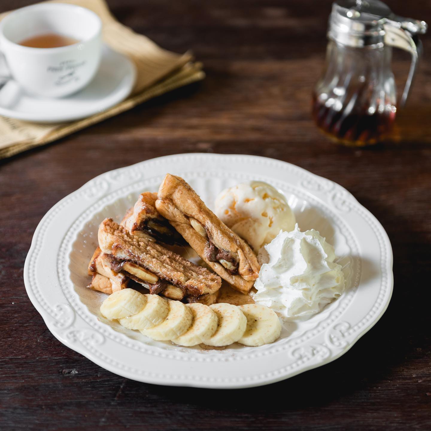 อร่อยเด็ด, ร้านข้าวต้มนายอ๋า, ร้านฟ้ามุ่ย, ร้านสุธาทิพย์, Blue Tree coffeebar, ร้านชั่งเส็ง ก๋วยเตี๋ยวลูกชิ้นปลา (เจ้เกียว), Pat Cafe Boraan แพท คาเฟ่ โบราณ, อ้วนโภชนา อาหารไทย อีสาน , ครัวป้าแดงบางลำพู, Cafe' Velodome