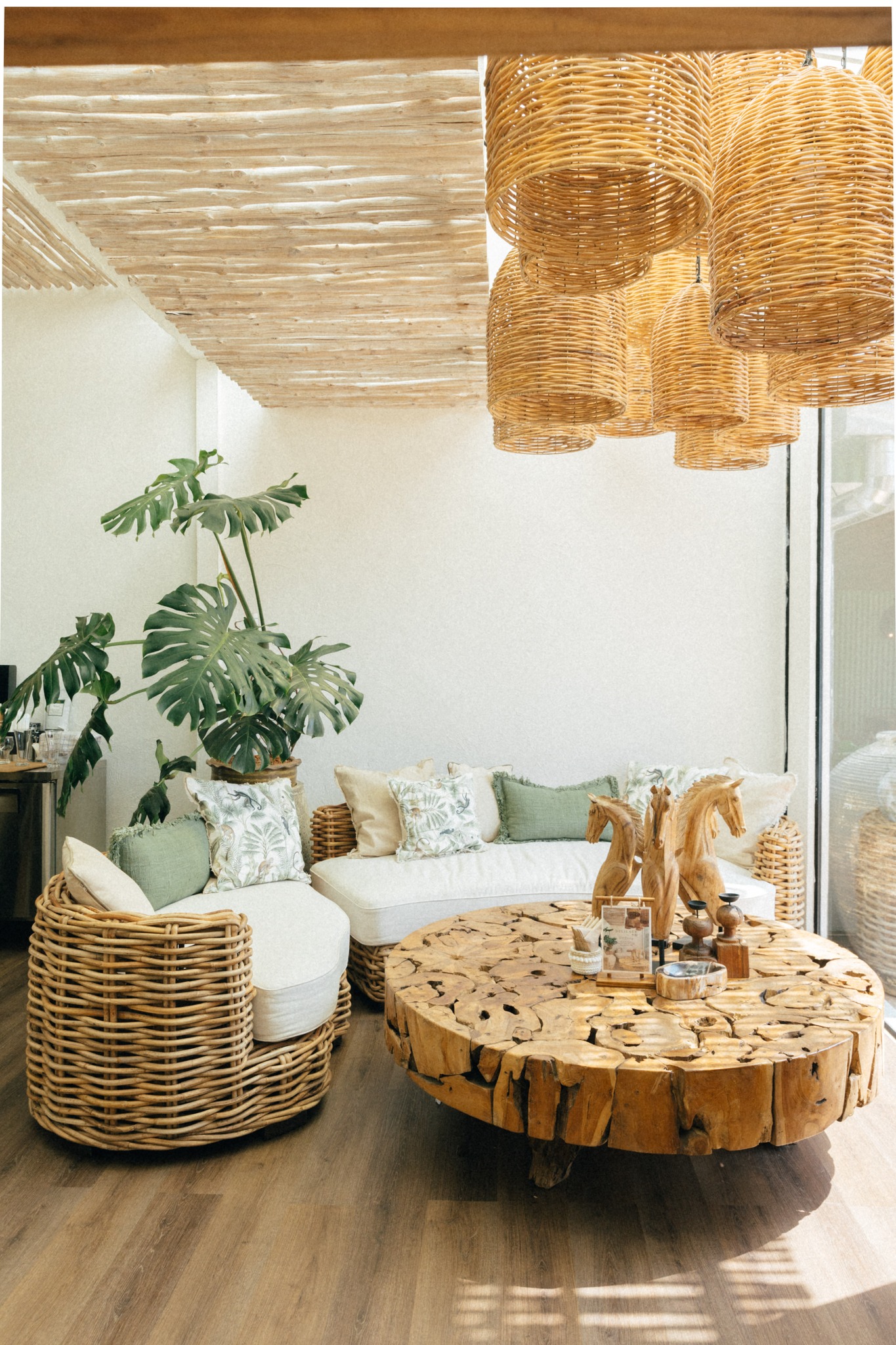 Delicacy Khaolak, BUN Pastry&amp; Beverages, Kopi Journey, Garang Khaolak, Merry Morning Cafe, อุทยานแห่งชาติเขาหลัก-ลำรู่ คาเฟ่, Lamsam Cafe &amp; Bistro, บ้านฉันท์ cafe &amp; restaurant, Dee Café &amp; Eatery, Takeshi's Espresso Bar