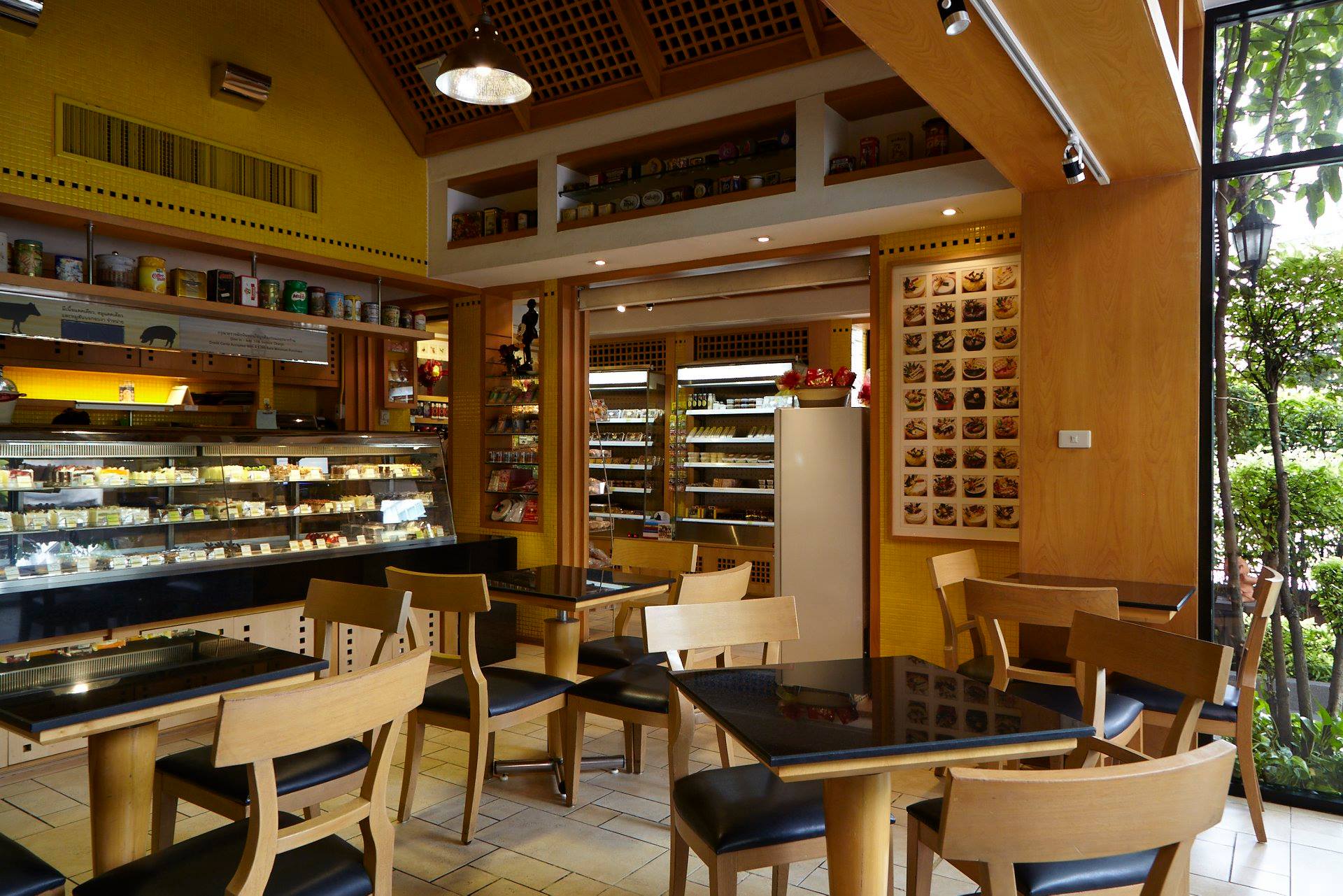 Little Sunshine Cafe, Woo Tender Bangkok, L'Escargot Bistro, Hyde &amp; Seek, Lyon French Cuisine, Sushi Niwa Bangkok, Witch's Oyster Tavern, YOKA YOKA, Neil's Bake Shoppe, Kinlenn Eatery &amp; Play, บ้านกลมกิ๊ก