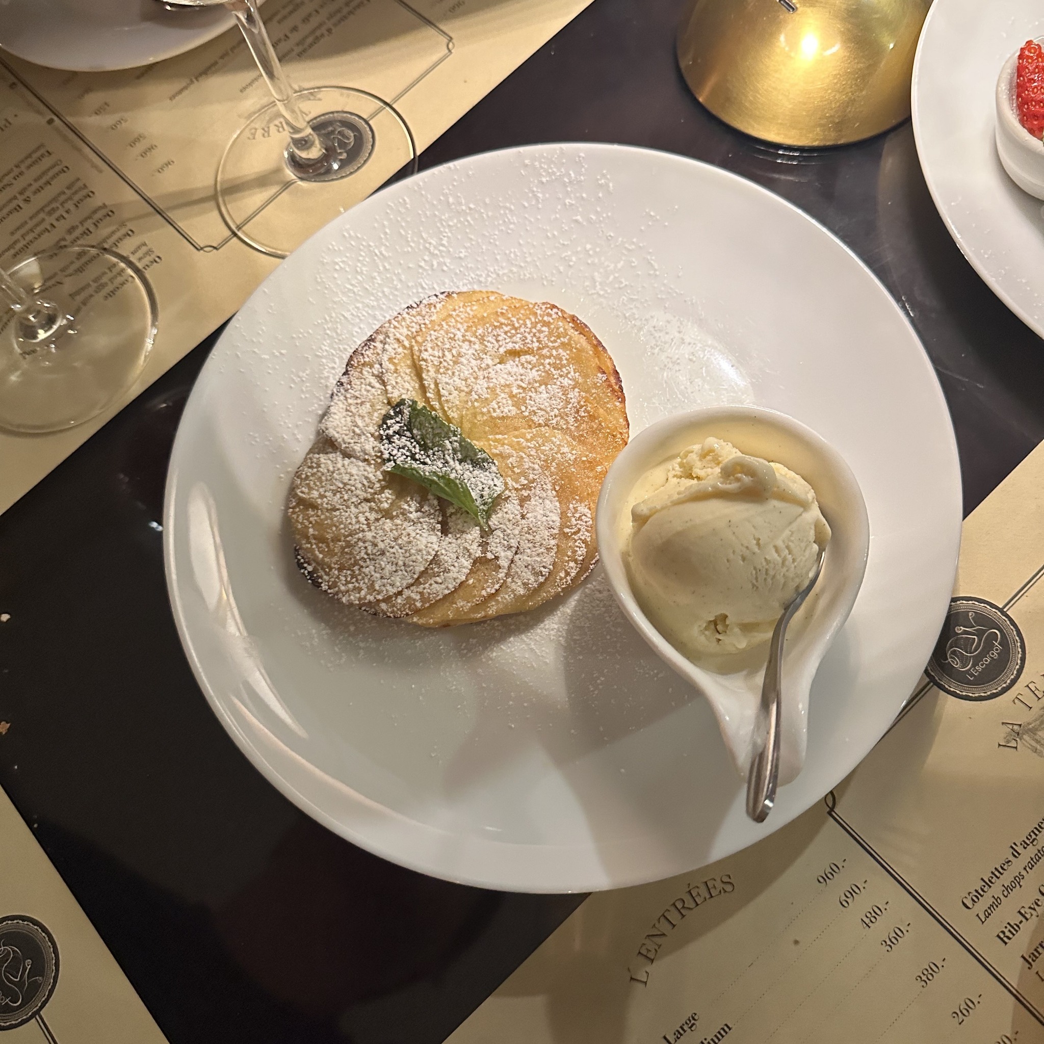 Little Sunshine Cafe, Woo Tender Bangkok, L'Escargot Bistro, Hyde &amp; Seek, Lyon French Cuisine, Sushi Niwa Bangkok, Witch's Oyster Tavern, YOKA YOKA, Neil's Bake Shoppe, Kinlenn Eatery &amp; Play, บ้านกลมกิ๊ก