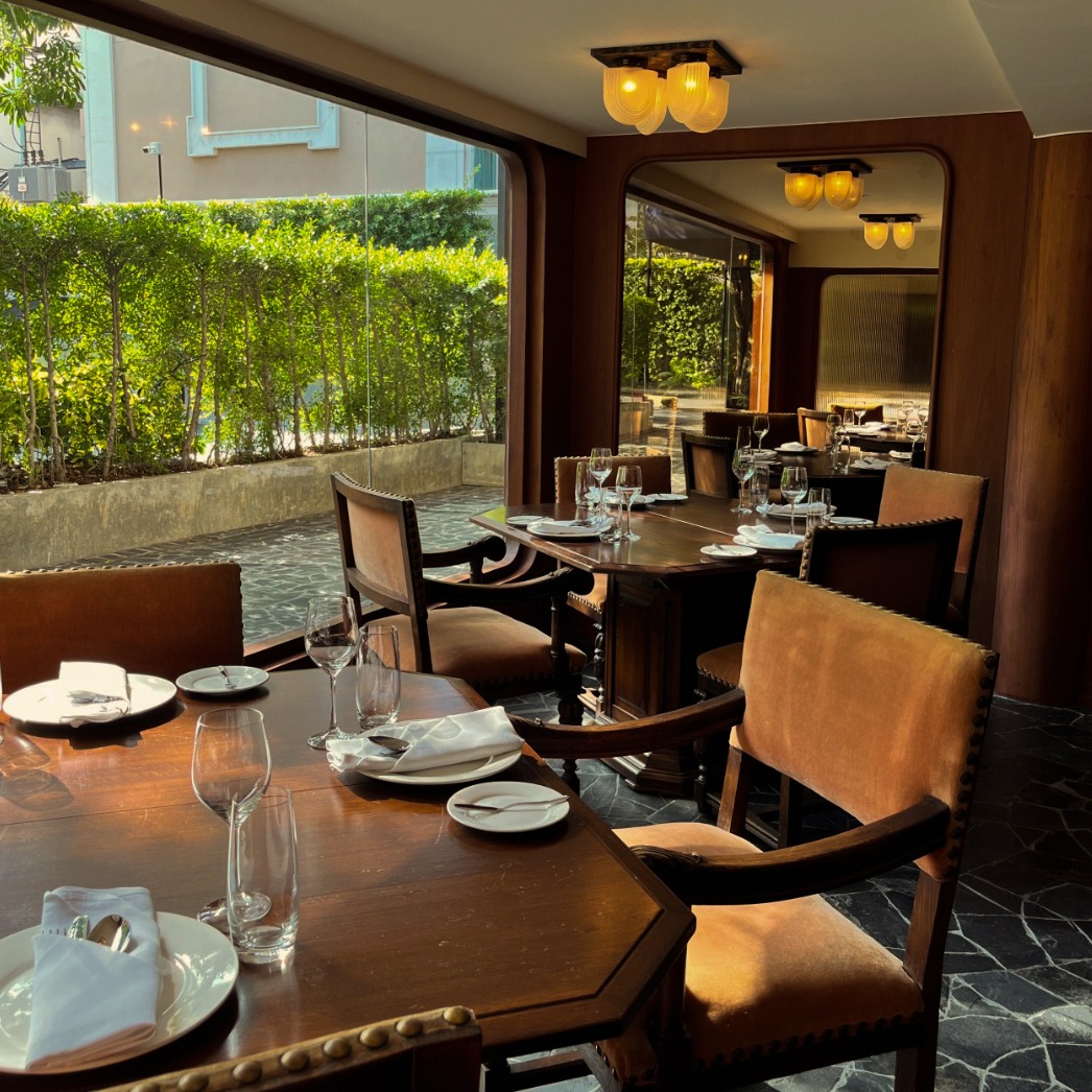 Little Sunshine Cafe, Woo Tender Bangkok, L'Escargot Bistro, Hyde &amp; Seek, Lyon French Cuisine, Sushi Niwa Bangkok, Witch's Oyster Tavern, YOKA YOKA, Neil's Bake Shoppe, Kinlenn Eatery &amp; Play, บ้านกลมกิ๊ก