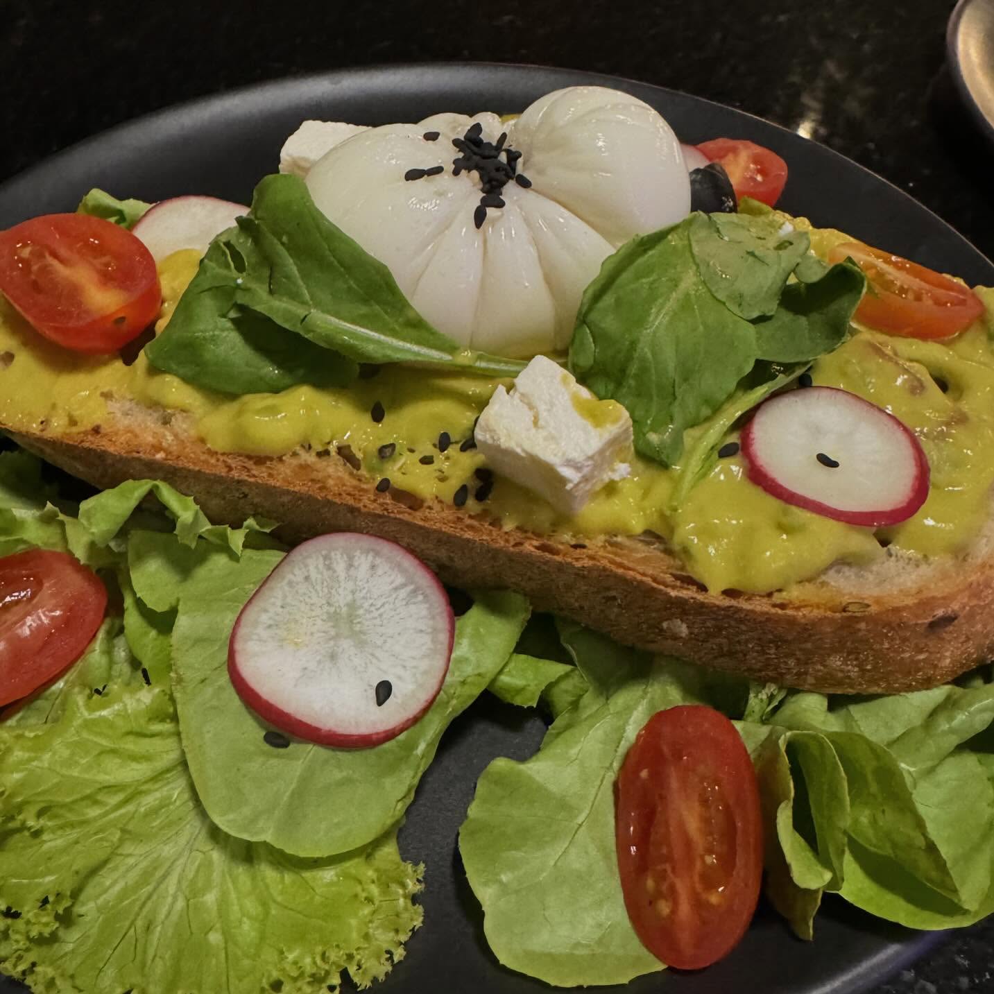 Little Sunshine Cafe, Woo Tender Bangkok, L'Escargot Bistro, Hyde &amp; Seek, Lyon French Cuisine, Sushi Niwa Bangkok, Witch's Oyster Tavern, YOKA YOKA, Neil's Bake Shoppe, Kinlenn Eatery &amp; Play, บ้านกลมกิ๊ก