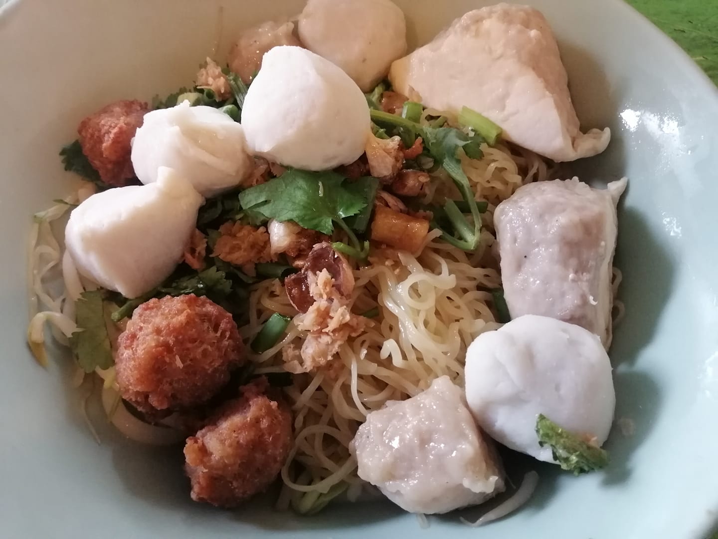 ก๋วยเตี๋ยวหม้อทอง เจริญกรุง57, ร้านเจ๊โหนก ก๋วยเตี๋ยวแคะ, ก๋วยเตี๋ยวแคะโคตรเครื่อง คอนแวนต์, ก๋วยเตี๋ยวแคะจุฬาเจ้าเก่า, ตั้งยู้ฮวด ลูกชิ้นกุ้งนี่ง, ก๋วยเตี๋ยวแคะ นายเหงี่ยน, ก๋วยเตี๋ยวแคะสุชาดา(จู)วรจักร, โกโจก๋วยเตี๋ยวแคะเจ้าเก่า2521 นายอ้วนหลังวัดสุทัศน์, ก๋วยเตี๋ยวแคะไปรษณีย์กลาง - วังหลัง, ก๋วยเตี๋ยวแคะสี่พระยา, ก๋วยเตี๋ยวแคะสีลม - ตรอกกะจั๊วในตำนาน, สุวิมลก๋วยเตี๋ยวแคะ ตลาดนางเลิ้ง, ตั้งหวังเจ๊ง ก๋วยเตี๋ยวแคะนายอ้วนเจ้าเก่า-เสาชิงช้า