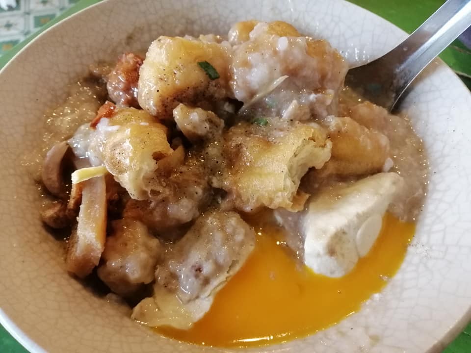 ก๋วยเตี๋ยวหม้อทอง เจริญกรุง57, ร้านเจ๊โหนก ก๋วยเตี๋ยวแคะ, ก๋วยเตี๋ยวแคะโคตรเครื่อง คอนแวนต์, ก๋วยเตี๋ยวแคะจุฬาเจ้าเก่า, ตั้งยู้ฮวด ลูกชิ้นกุ้งนี่ง, ก๋วยเตี๋ยวแคะ นายเหงี่ยน, ก๋วยเตี๋ยวแคะสุชาดา(จู)วรจักร, โกโจก๋วยเตี๋ยวแคะเจ้าเก่า2521 นายอ้วนหลังวัดสุทัศน์, ก๋วยเตี๋ยวแคะไปรษณีย์กลาง - วังหลัง, ก๋วยเตี๋ยวแคะสี่พระยา, ก๋วยเตี๋ยวแคะสีลม - ตรอกกะจั๊วในตำนาน, สุวิมลก๋วยเตี๋ยวแคะ ตลาดนางเลิ้ง, ตั้งหวังเจ๊ง ก๋วยเตี๋ยวแคะนายอ้วนเจ้าเก่า-เสาชิงช้า