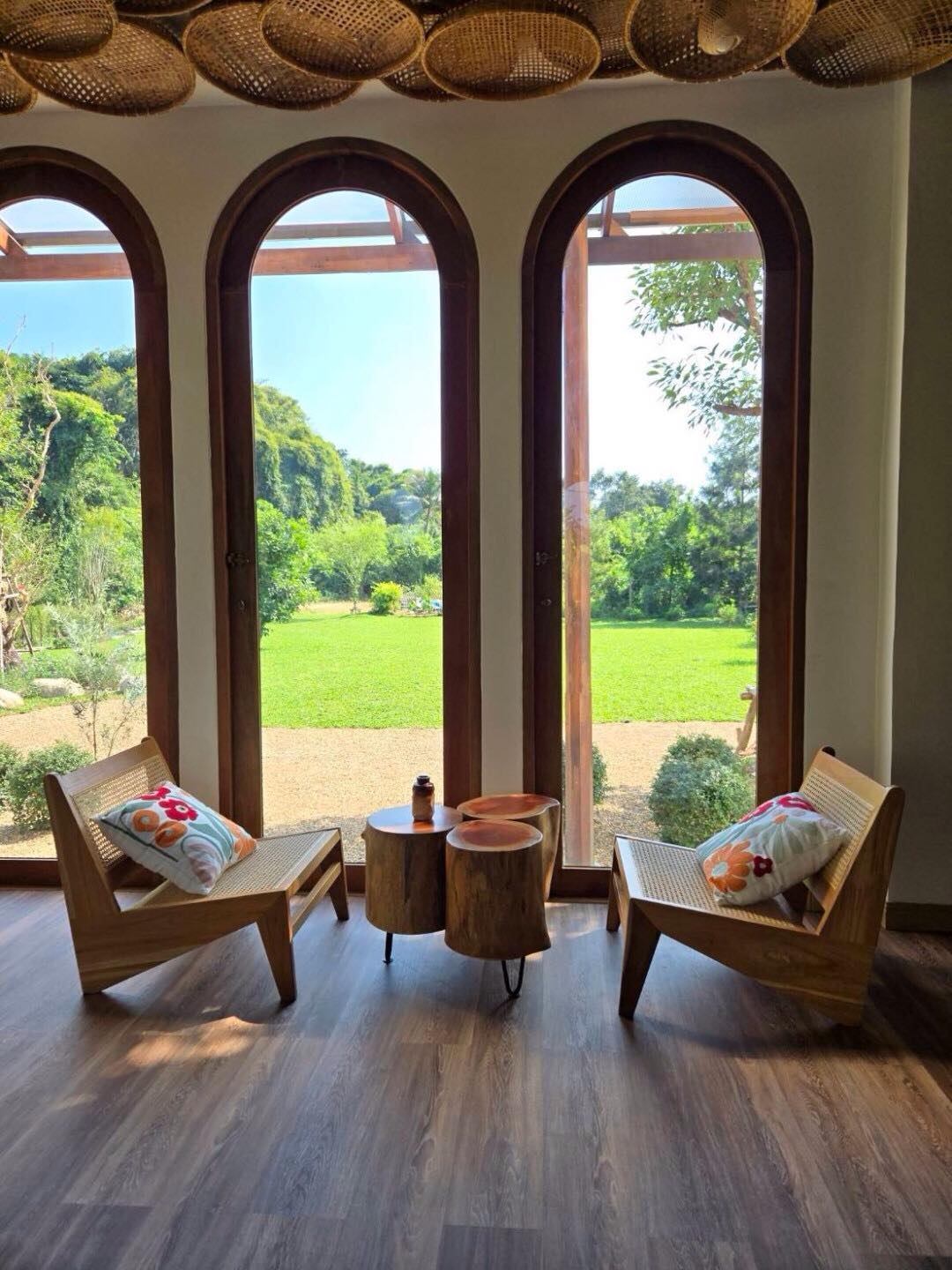 พริบพรี คาเฟ่, FOX COFF, Begiin, Coco&amp;coff, Good time Cafe', Me Cafe' Phetchaburi, Tumlay Cafe &amp; Bar, Ka-nod Café, พิเศษ กาแฟ, อากงคาเฟ่, LoveBread Thailand, SPACE TIME Cafe’ Phetchaburi, ณ โรงนา คาเฟ่