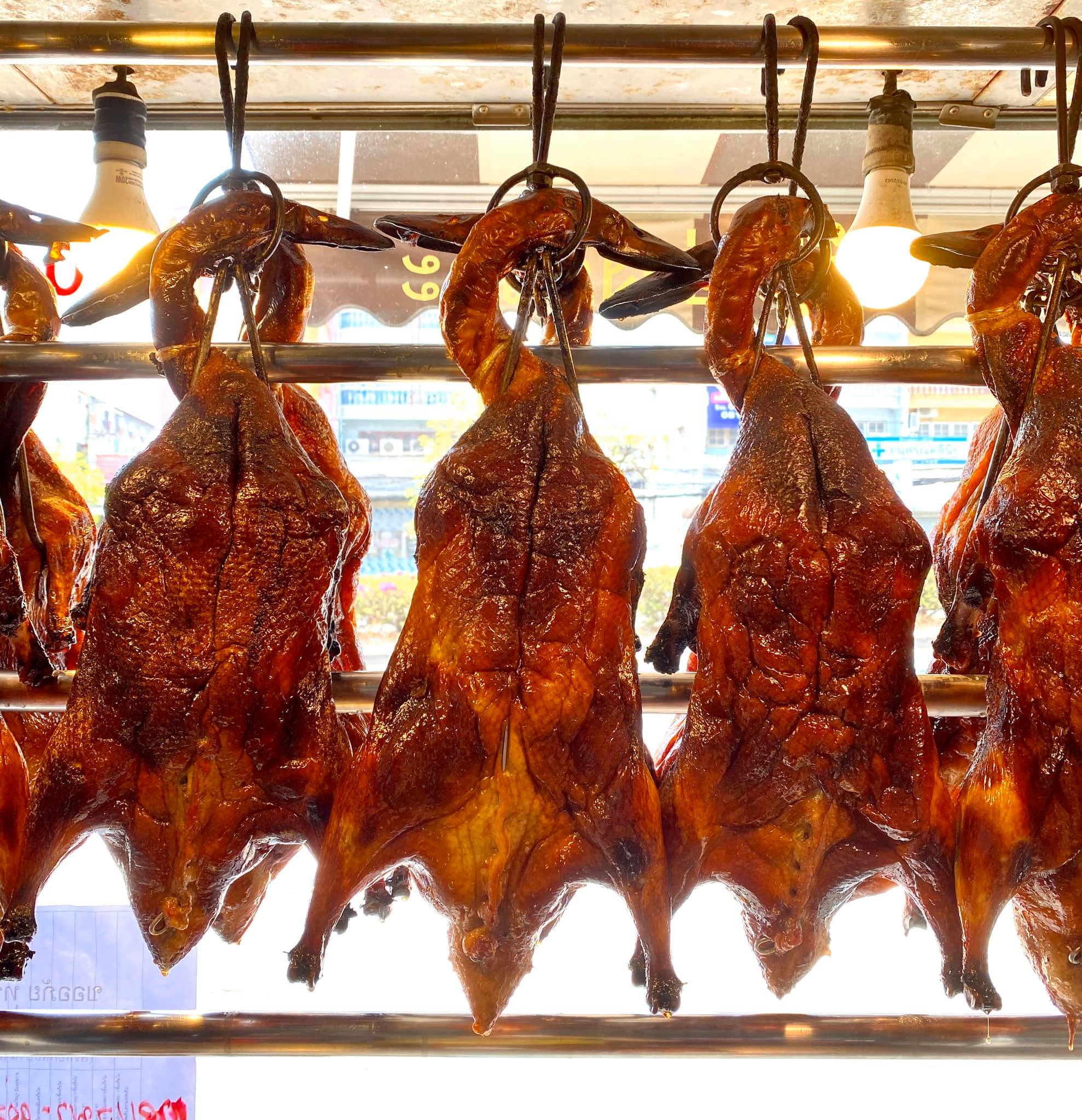 อุ่นใจริเวอร์ไซด์, สมพงศ์ ซีฟู๊ด, แป๊ะเก๊า โภชนา, ครัวบ้านเปิ้ล, ครัวปีกไม้, PLAY FARM Restaurant, เปียอู๋ โภชนา, ส้มตำดนตรี, สาขาเทพารักษ์, นายหมาทะเลมีชีวิต ตำหรุ, ครัวบุญเลิศ บางปู