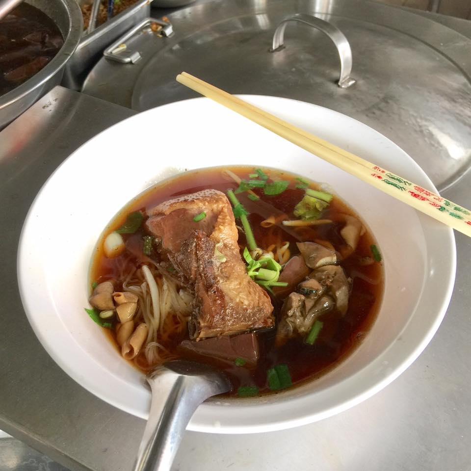 อุ่นใจริเวอร์ไซด์, สมพงศ์ ซีฟู๊ด, แป๊ะเก๊า โภชนา, ครัวบ้านเปิ้ล, ครัวปีกไม้, PLAY FARM Restaurant, เปียอู๋ โภชนา, ส้มตำดนตรี, สาขาเทพารักษ์, นายหมาทะเลมีชีวิต ตำหรุ, ครัวบุญเลิศ บางปู