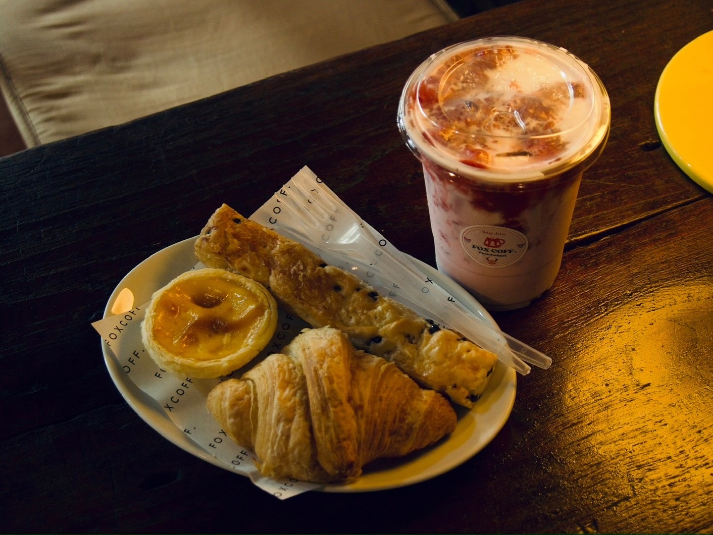 พริบพรี คาเฟ่, FOX COFF, Begiin, Coco&amp;coff, Good time Cafe', Me Cafe' Phetchaburi, Tumlay Cafe &amp; Bar, Ka-nod Café, พิเศษ กาแฟ, อากงคาเฟ่, LoveBread Thailand, SPACE TIME Cafe’ Phetchaburi, ณ โรงนา คาเฟ่