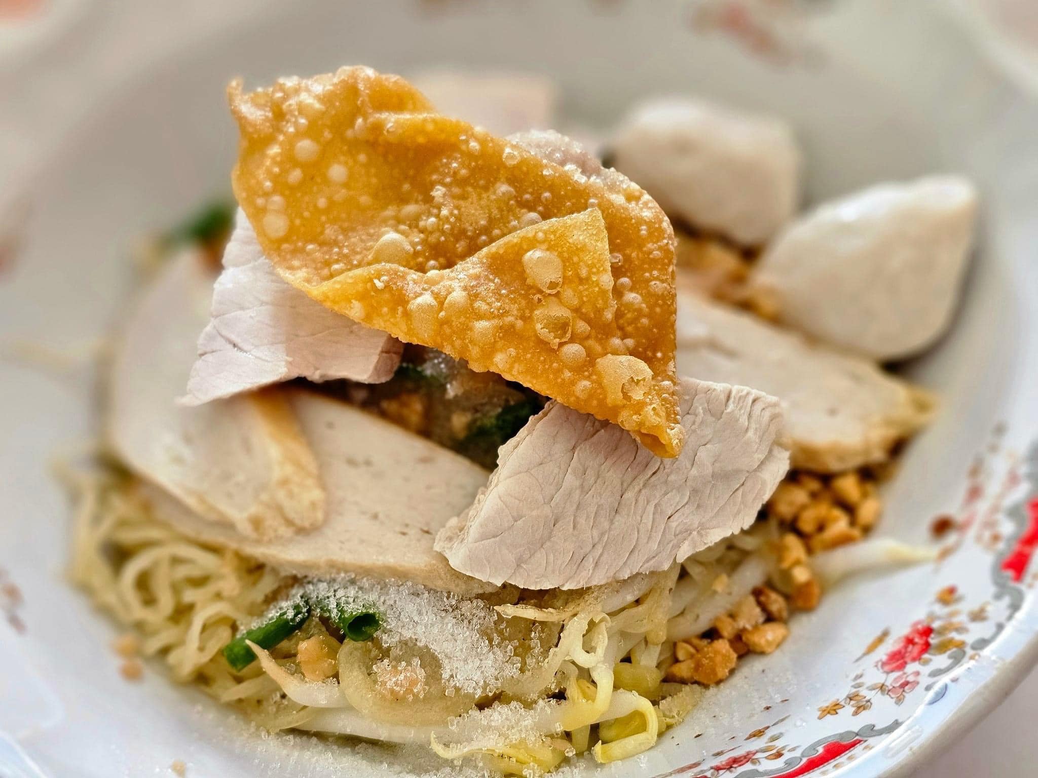 เมตตา หมูทอด, ข้าวมันไก่โง้วชุ้งฮวด, ร้านอาหารเรือนแพ, ป้าเก๋แหนมเนือง, ก๋วยเตี๋ยวต้มยำพริกเผาหมูบ่ะช่อ, อบเจริญ, ร้านก๋วยเตี๋ยวสวนรื่น ซ.จรัญฯ66/1, อรวรรณ แหนมเนือง, ครัวศรแดง, ยุ้ยกี่บะหมี่ราชวิถี