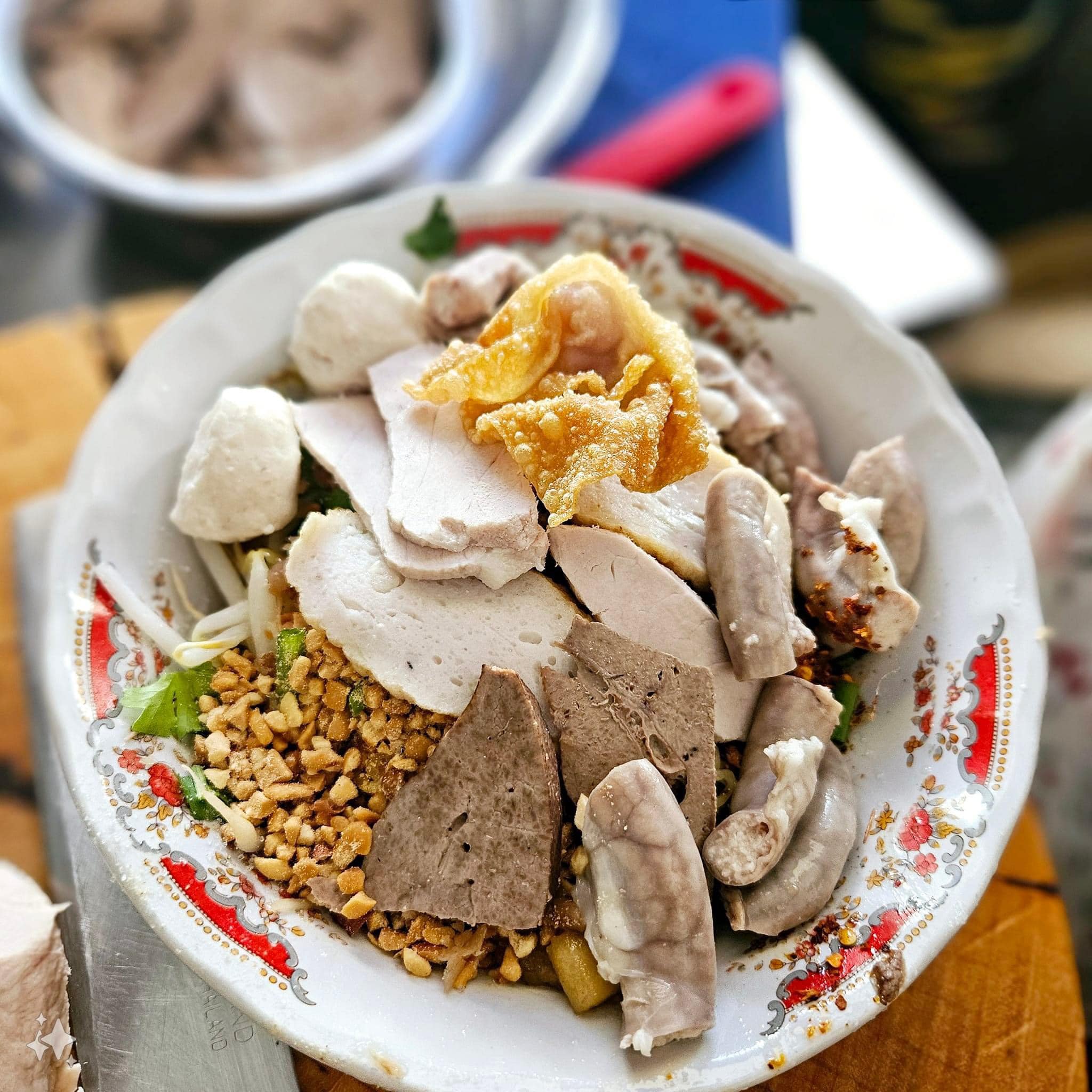 เมตตา หมูทอด, ข้าวมันไก่โง้วชุ้งฮวด, ร้านอาหารเรือนแพ, ป้าเก๋แหนมเนือง, ก๋วยเตี๋ยวต้มยำพริกเผาหมูบ่ะช่อ, อบเจริญ, ร้านก๋วยเตี๋ยวสวนรื่น ซ.จรัญฯ66/1, อรวรรณ แหนมเนือง, ครัวศรแดง, ยุ้ยกี่บะหมี่ราชวิถี