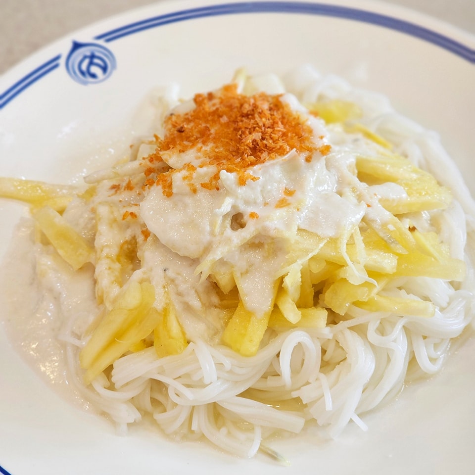 เมตตา หมูทอด, ข้าวมันไก่โง้วชุ้งฮวด, ร้านอาหารเรือนแพ, ป้าเก๋แหนมเนือง, ก๋วยเตี๋ยวต้มยำพริกเผาหมูบ่ะช่อ, อบเจริญ, ร้านก๋วยเตี๋ยวสวนรื่น ซ.จรัญฯ66/1, อรวรรณ แหนมเนือง, ครัวศรแดง, ยุ้ยกี่บะหมี่ราชวิถี