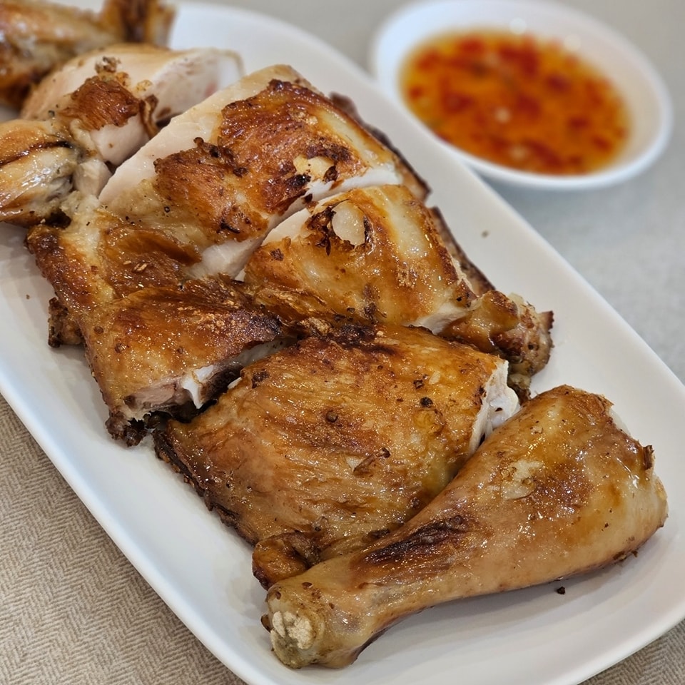เมตตา หมูทอด, ข้าวมันไก่โง้วชุ้งฮวด, ร้านอาหารเรือนแพ, ป้าเก๋แหนมเนือง, ก๋วยเตี๋ยวต้มยำพริกเผาหมูบ่ะช่อ, อบเจริญ, ร้านก๋วยเตี๋ยวสวนรื่น ซ.จรัญฯ66/1, อรวรรณ แหนมเนือง, ครัวศรแดง, ยุ้ยกี่บะหมี่ราชวิถี