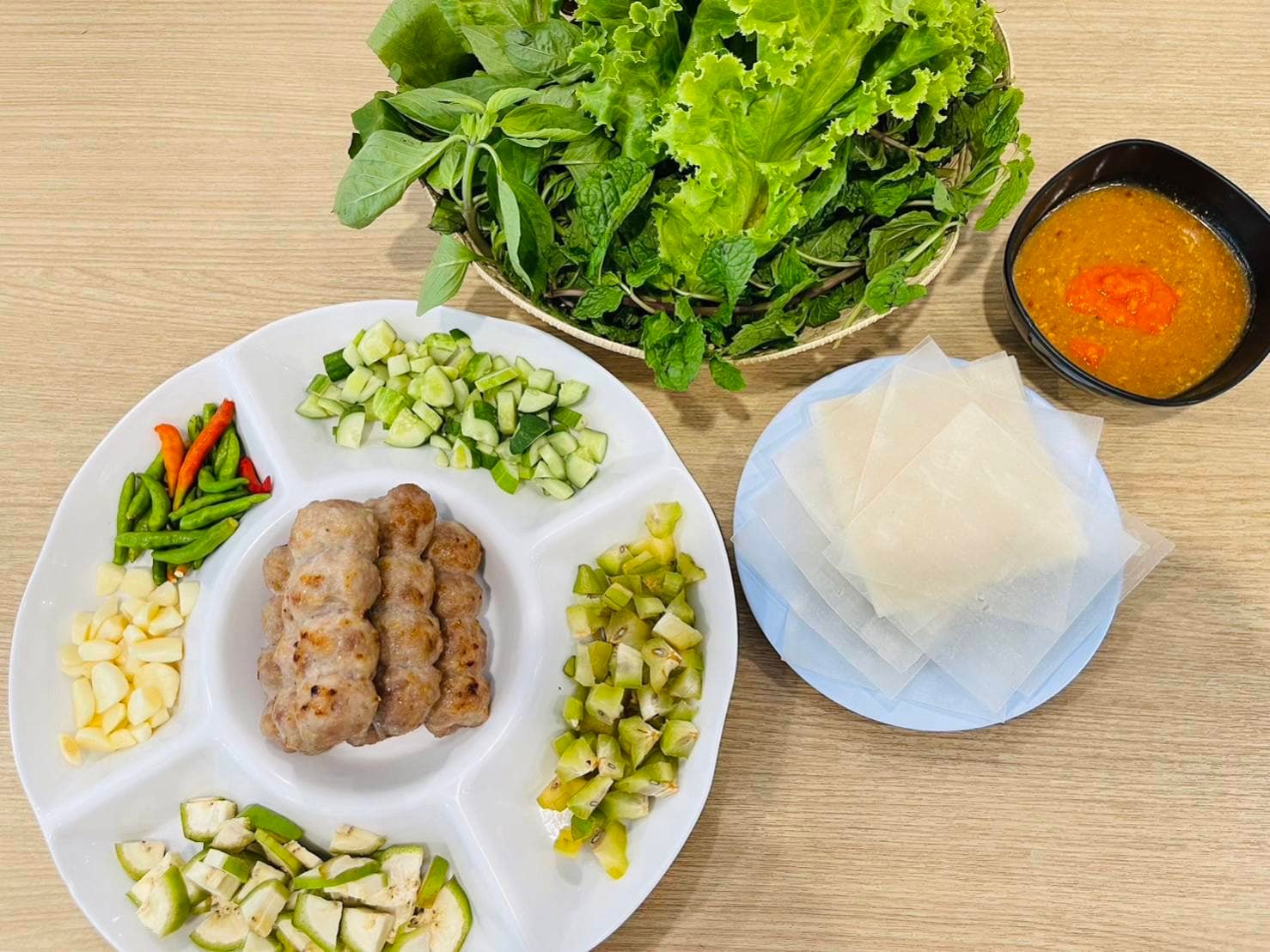 เมตตา หมูทอด, ข้าวมันไก่โง้วชุ้งฮวด, ร้านอาหารเรือนแพ, ป้าเก๋แหนมเนือง, ก๋วยเตี๋ยวต้มยำพริกเผาหมูบ่ะช่อ, อบเจริญ, ร้านก๋วยเตี๋ยวสวนรื่น ซ.จรัญฯ66/1, อรวรรณ แหนมเนือง, ครัวศรแดง, ยุ้ยกี่บะหมี่ราชวิถี