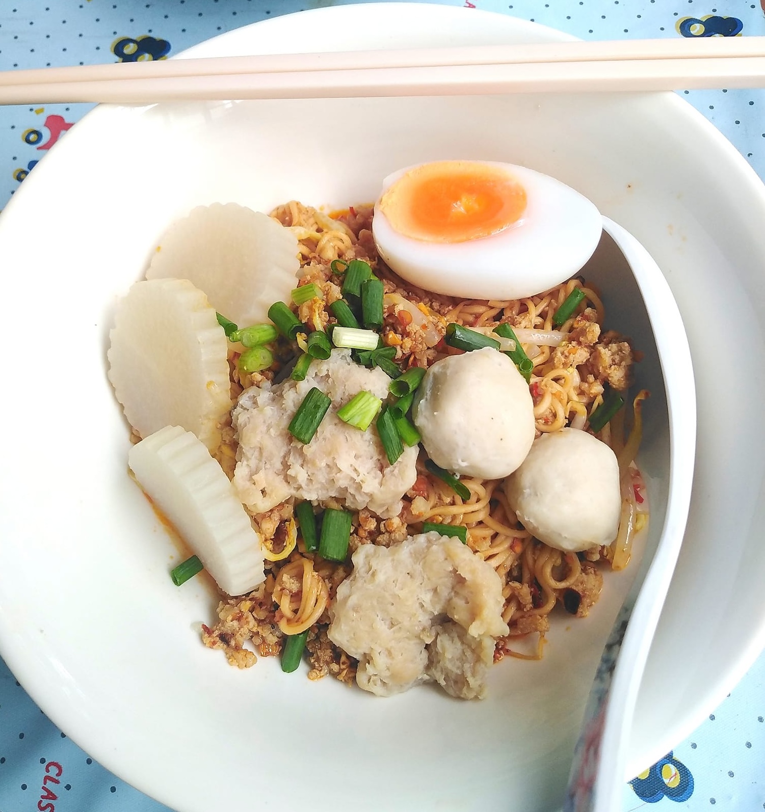 เมตตา หมูทอด, ข้าวมันไก่โง้วชุ้งฮวด, ร้านอาหารเรือนแพ, ป้าเก๋แหนมเนือง, ก๋วยเตี๋ยวต้มยำพริกเผาหมูบ่ะช่อ, อบเจริญ, ร้านก๋วยเตี๋ยวสวนรื่น ซ.จรัญฯ66/1, อรวรรณ แหนมเนือง, ครัวศรแดง, ยุ้ยกี่บะหมี่ราชวิถี