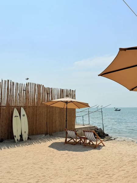 Haus cafe &amp; bar, Summer Koffee, Babe Velvet Cafe, SHUSH Cafe &amp; Bar, Baan Boossarawadee, Triplets House