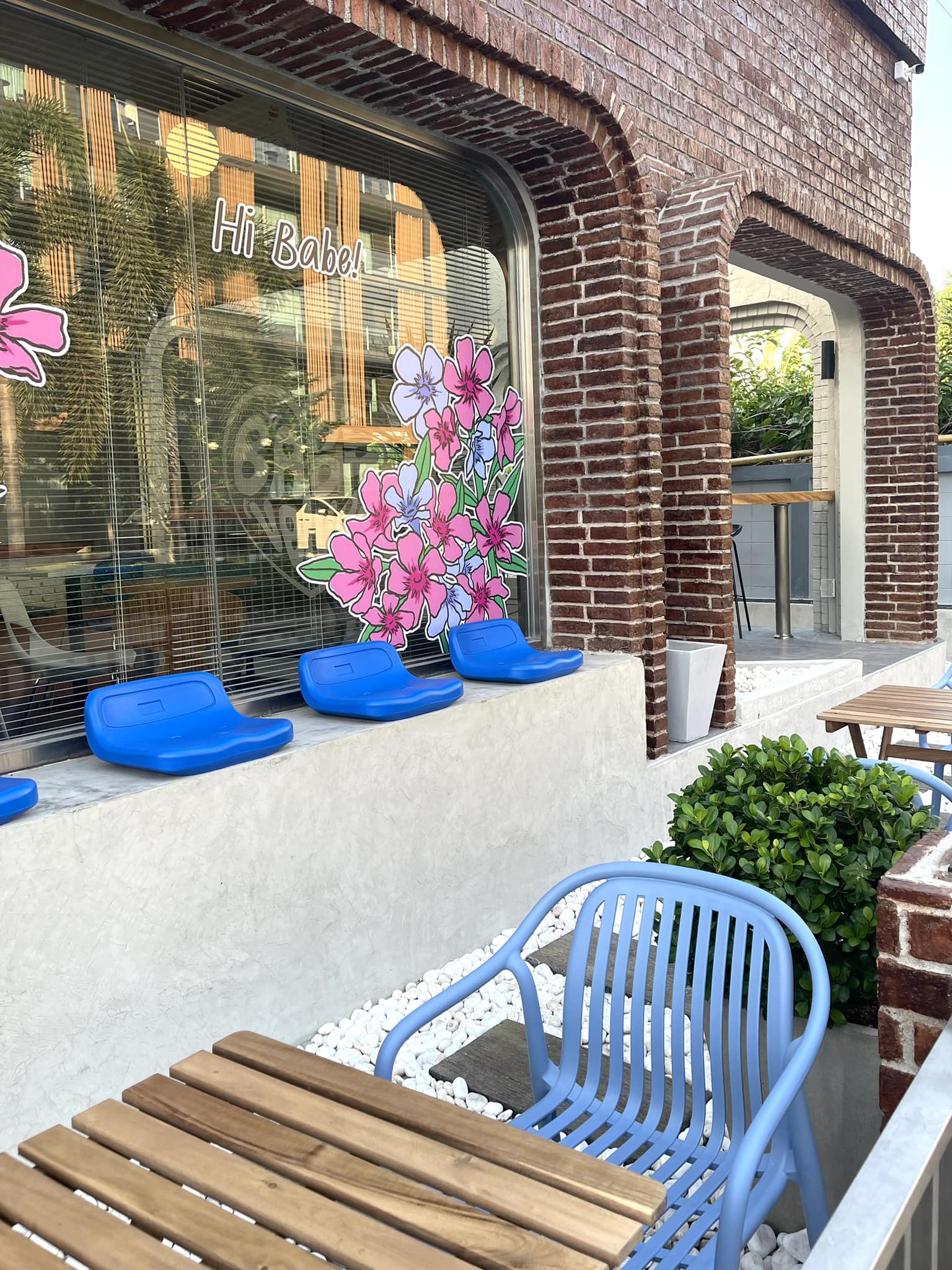 Haus cafe &amp; bar, Summer Koffee, Babe Velvet Cafe, SHUSH Cafe &amp; Bar, Baan Boossarawadee, Triplets House