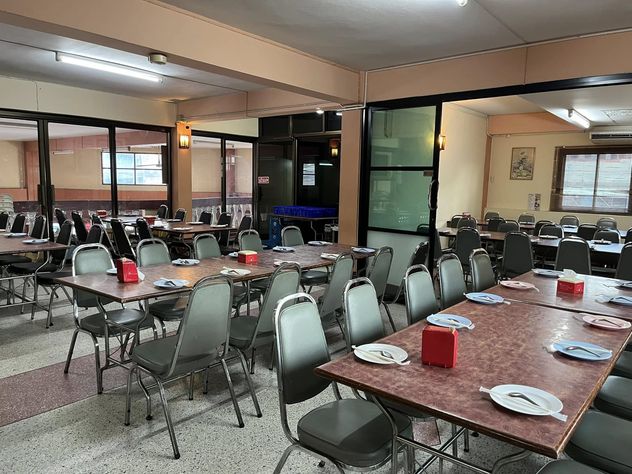 ครัวมายโฮม, กระทะ Kitchen, มอร์นิ่งอุบลฯ, ลาบคุณแหม๋ว, อินโดจีน, ชมจันทร์, ข้าวต้มสันติ โภชนา, หงษ์ฟ้าภัตตาคาร