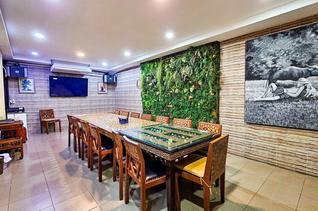 ครัวมายโฮม, กระทะ Kitchen, มอร์นิ่งอุบลฯ, ลาบคุณแหม๋ว, อินโดจีน, ชมจันทร์, ข้าวต้มสันติ โภชนา, หงษ์ฟ้าภัตตาคาร