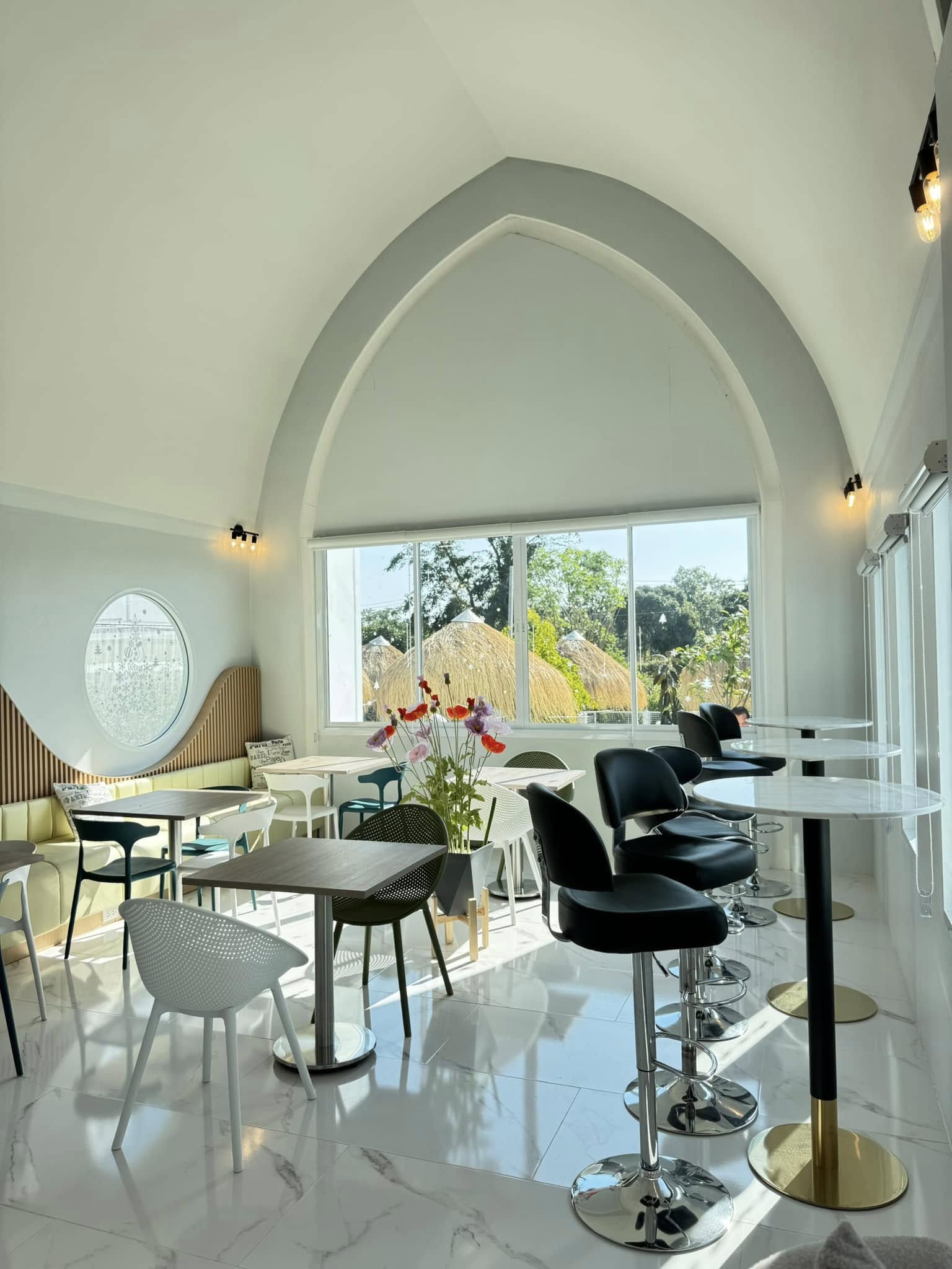 Phosai Coops &amp; Farm, KEEP X MUNIMAL, loll.a, Santisuk, LANG BAAN, Sunrise To Midnight, Wab Cafe, Lovio, Kanuengnij Cafe, LightRoaster