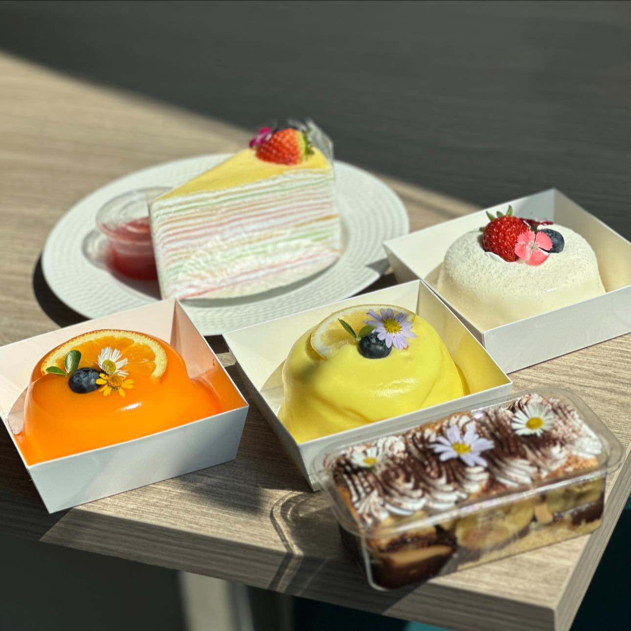 Phosai Coops &amp; Farm, KEEP X MUNIMAL, loll.a, Santisuk, LANG BAAN, Sunrise To Midnight, Wab Cafe, Lovio, Kanuengnij Cafe, LightRoaster