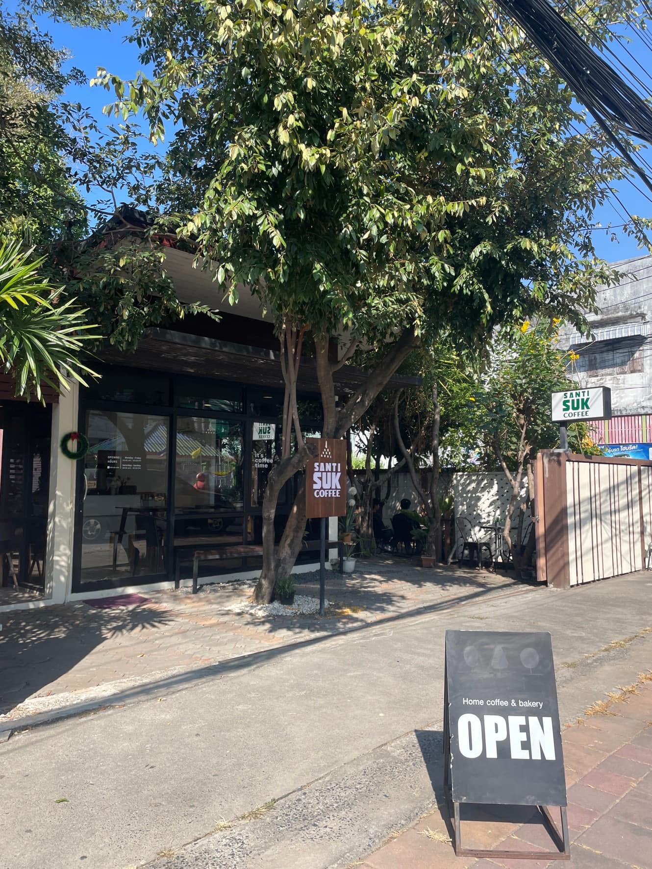 Phosai Coops &amp; Farm, KEEP X MUNIMAL, loll.a, Santisuk, LANG BAAN, Sunrise To Midnight, Wab Cafe, Lovio, Kanuengnij Cafe, LightRoaster