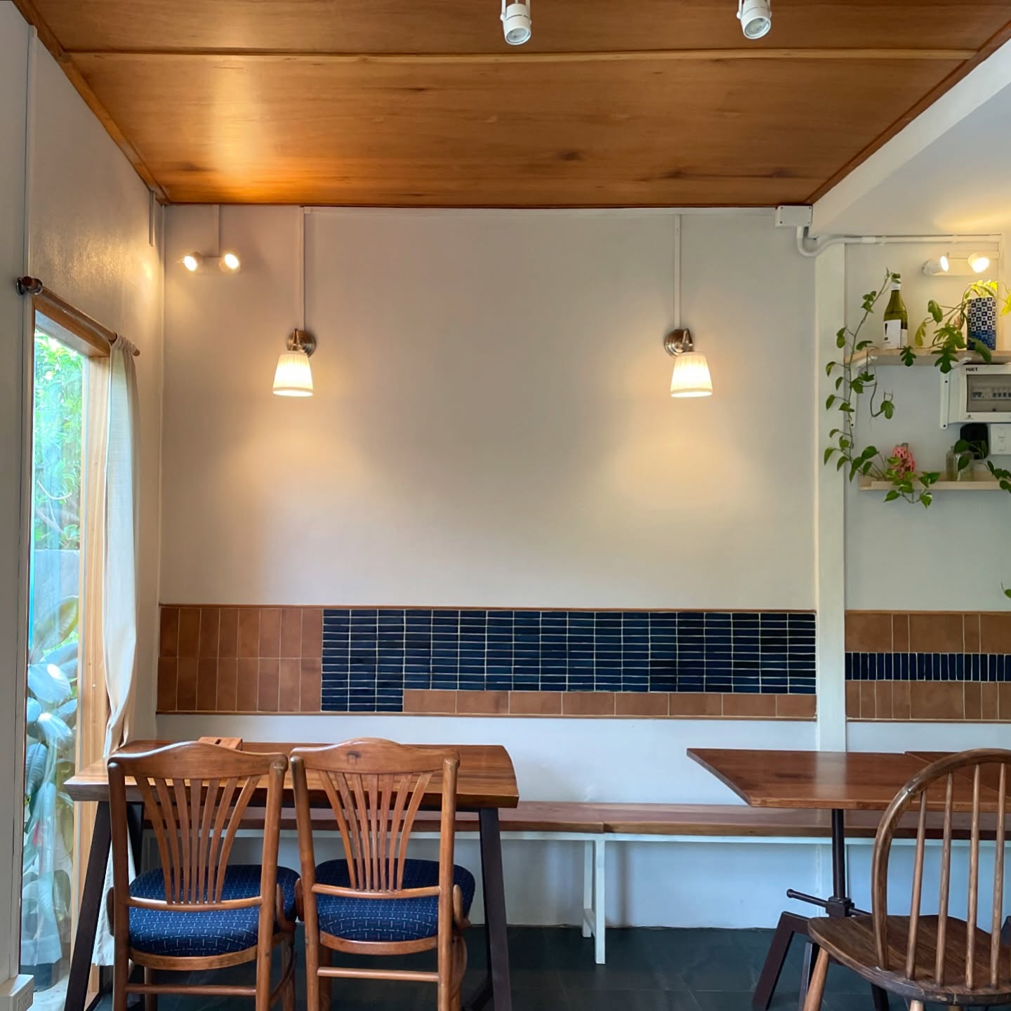 Khao-Sō-i, สาขาสยามพารากอน, อองตอง ข้าวซอย, Mugkhaosoi มักข้าวซอย, ข้าวซอยเชียงใหม่ สุโขทัยซอย 5, ข้าวซอยแม่สุภาพ เจ้าเก่าย่านเทเวศน์, หอมด่วน, ข้าวซอยลำดวนฟ้าฮ่ามเชียงใหม่, สาขาวิภาวดีรังสิต 58, Lanna Eatery, ต๊ะต่อนยอน, Cr. ภาพทั้งหมดจาก Facebook ต๊ะต่อนยอน อาหารเหนือ, ข้าวซอยดอยคำ, ฮ้านจาวเหนือ, ทิศเหนือ