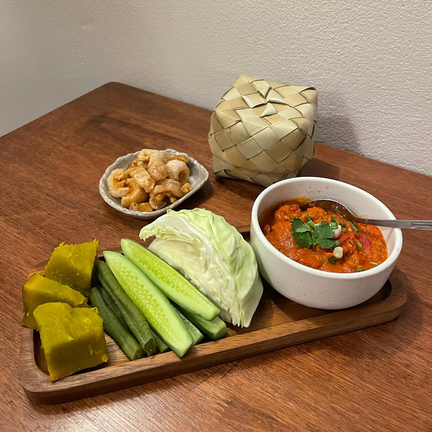 Khao-Sō-i, สาขาสยามพารากอน, อองตอง ข้าวซอย, Mugkhaosoi มักข้าวซอย, ข้าวซอยเชียงใหม่ สุโขทัยซอย 5, ข้าวซอยแม่สุภาพ เจ้าเก่าย่านเทเวศน์, หอมด่วน, ข้าวซอยลำดวนฟ้าฮ่ามเชียงใหม่, สาขาวิภาวดีรังสิต 58, Lanna Eatery, ต๊ะต่อนยอน, Cr. ภาพทั้งหมดจาก Facebook ต๊ะต่อนยอน อาหารเหนือ, ข้าวซอยดอยคำ, ฮ้านจาวเหนือ, ทิศเหนือ