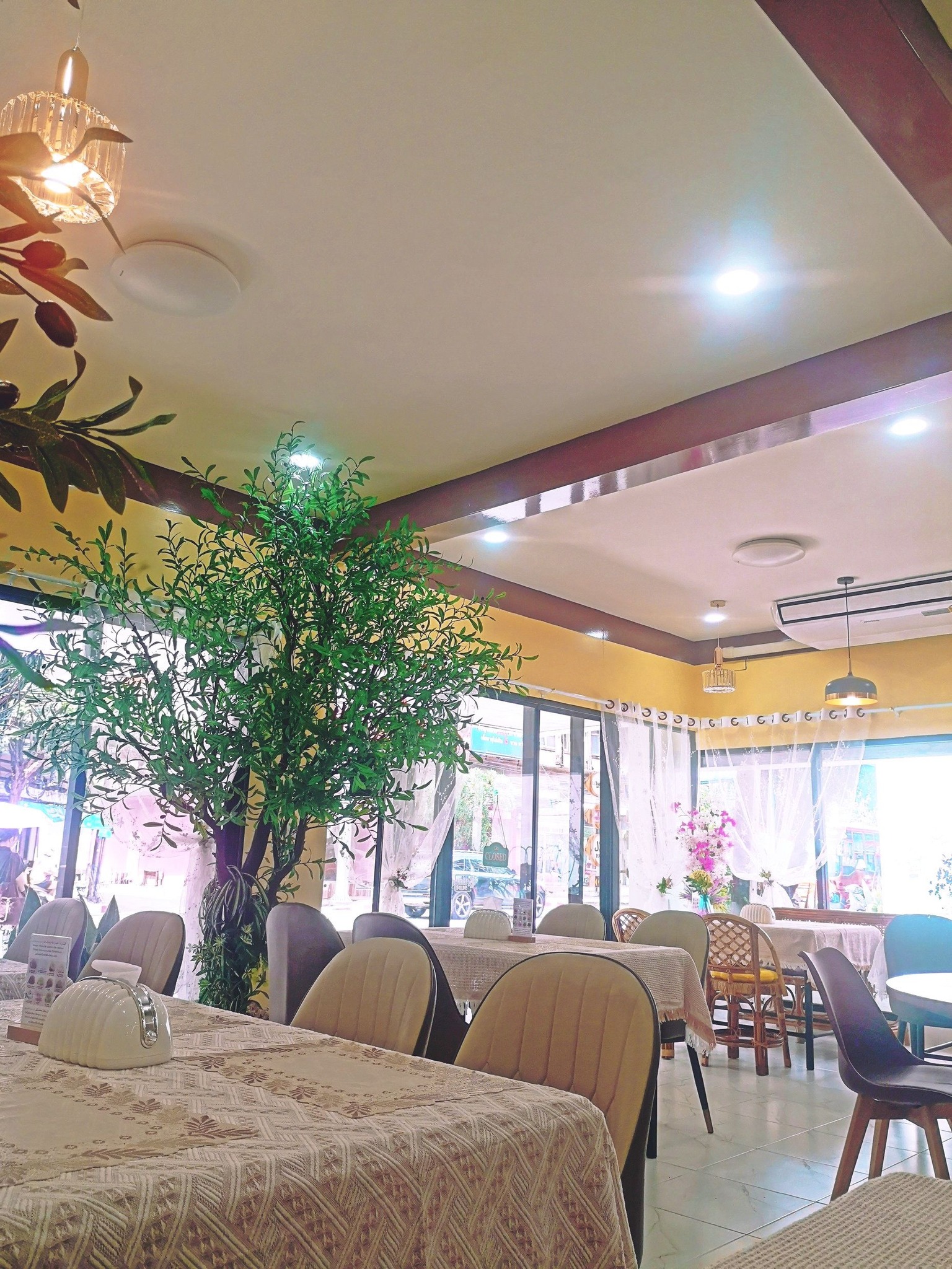 Dragon Buffet, เนื้อแคมป์ไฟ, โจ๊ก เต็มทอง ปรีดี2, NaiEm, Bi'halalika Roti & Bistro, ข้าวต้มกระดูกหมู ถ.สุขุมวิท71ปรีดี16