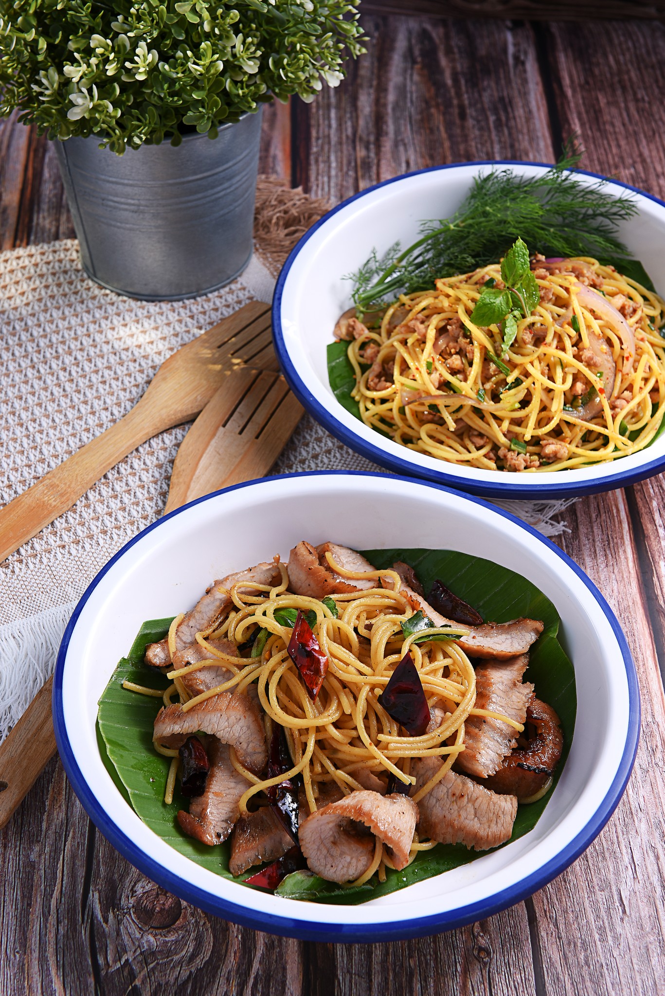 บัน'S TOWN, สากลนคร, CHEER BAN, เก๋าใหญ่ซีฟู้ด, ข้าวบ้านแม่