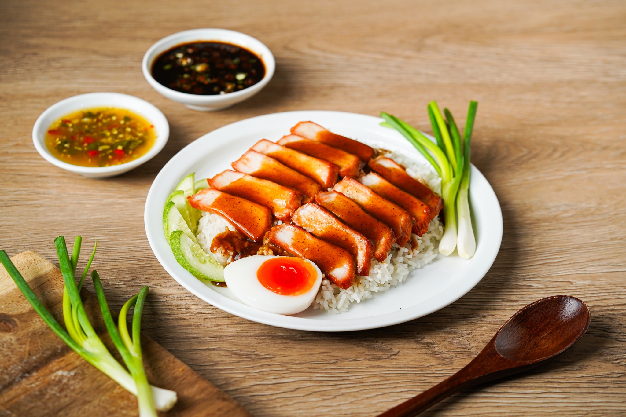 ลือชา, ก๋วยเตี๋ยวเป็ดรสเด็ด ตลาดสามย่านเก่า, Today Steak, Curryboy, Panda King, เจ๊โอว