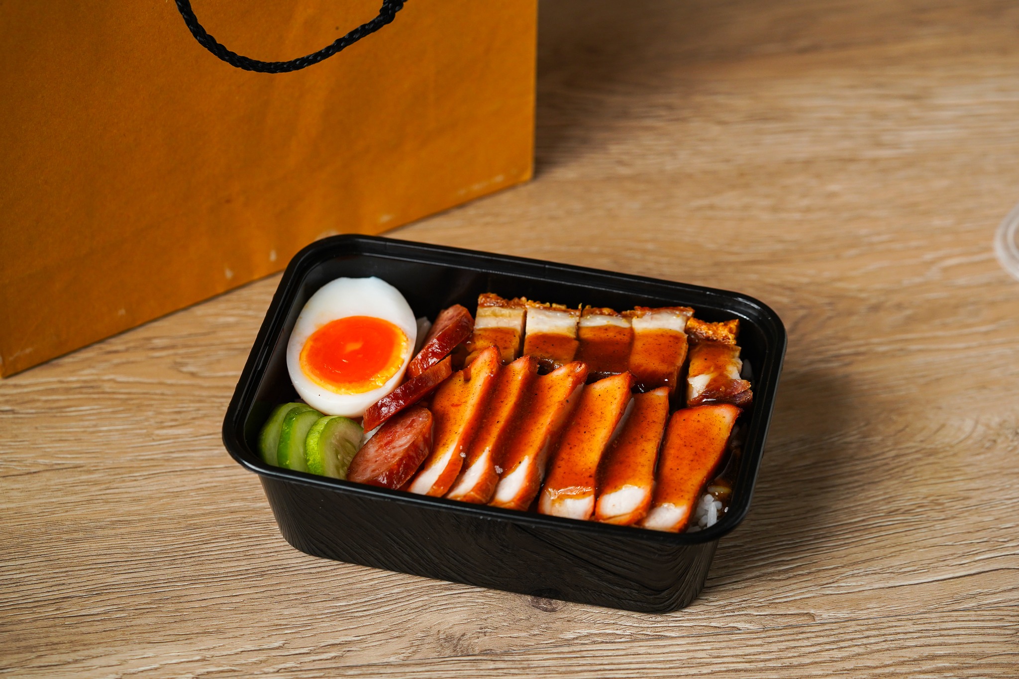 ลือชา, ก๋วยเตี๋ยวเป็ดรสเด็ด ตลาดสามย่านเก่า, Today Steak, Curryboy, Panda King, เจ๊โอว