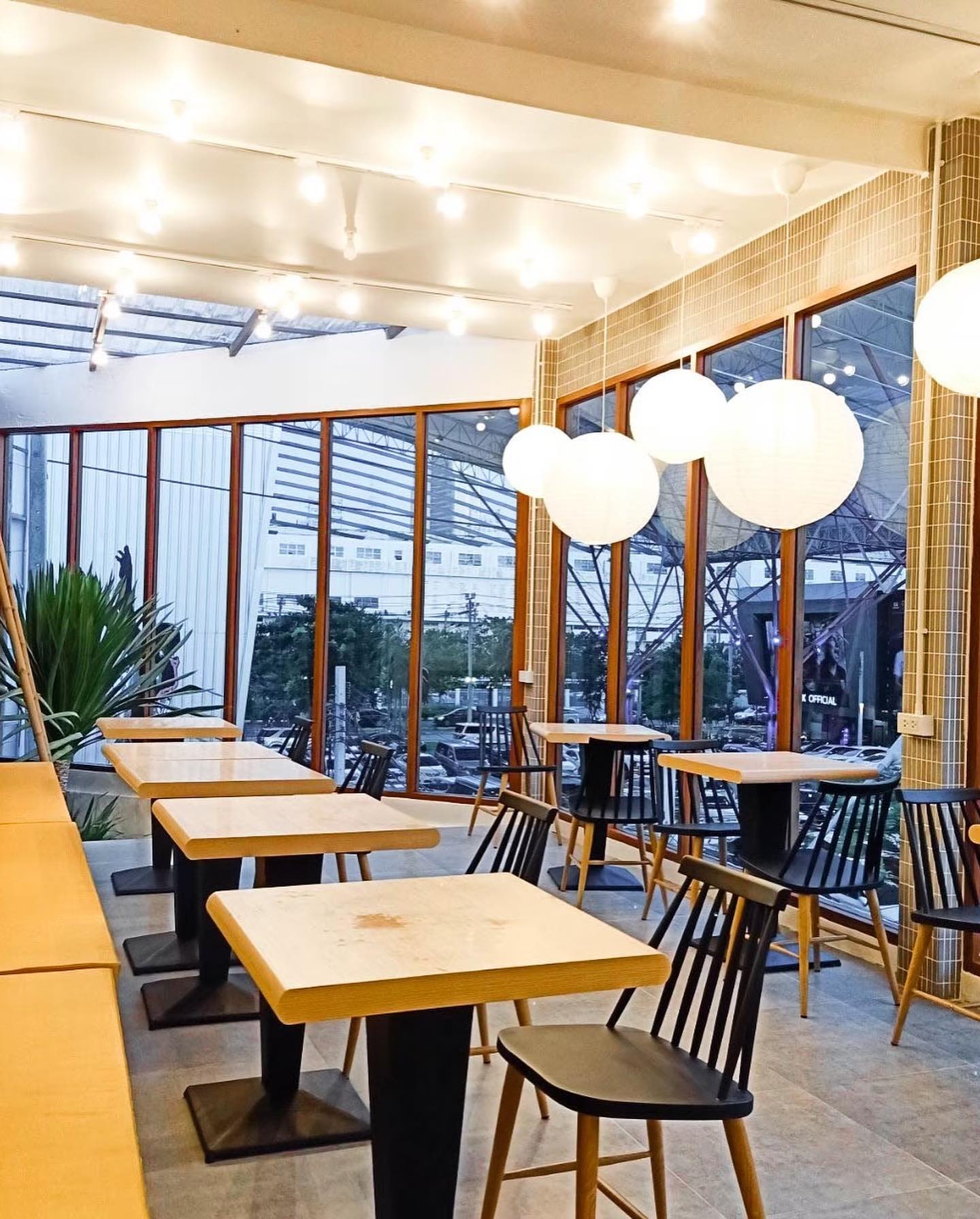 Sookdal Bangkok, ลูกชิ้นปลาบรรทัดทอง, โจ๊กสามย่าน, สาขาบรรทัดทอง, ตั้งซุ่ยเฮงโภชนา, ส้มส้ม ซีฟู้ด, Lust Ramen Thailand, สาขา Stadium One, เจ๊เกียง, TOOKPAK ถูกปาก, มนต์ นมสด | Mont Nomsod, แหลกไม่แหลก, หมูสะเต๊ะ ซีอิ๊วดำ มิ้งโภชนา, ยำเจ้ศรี, อั่งเป่าหม่าล่าชาบู