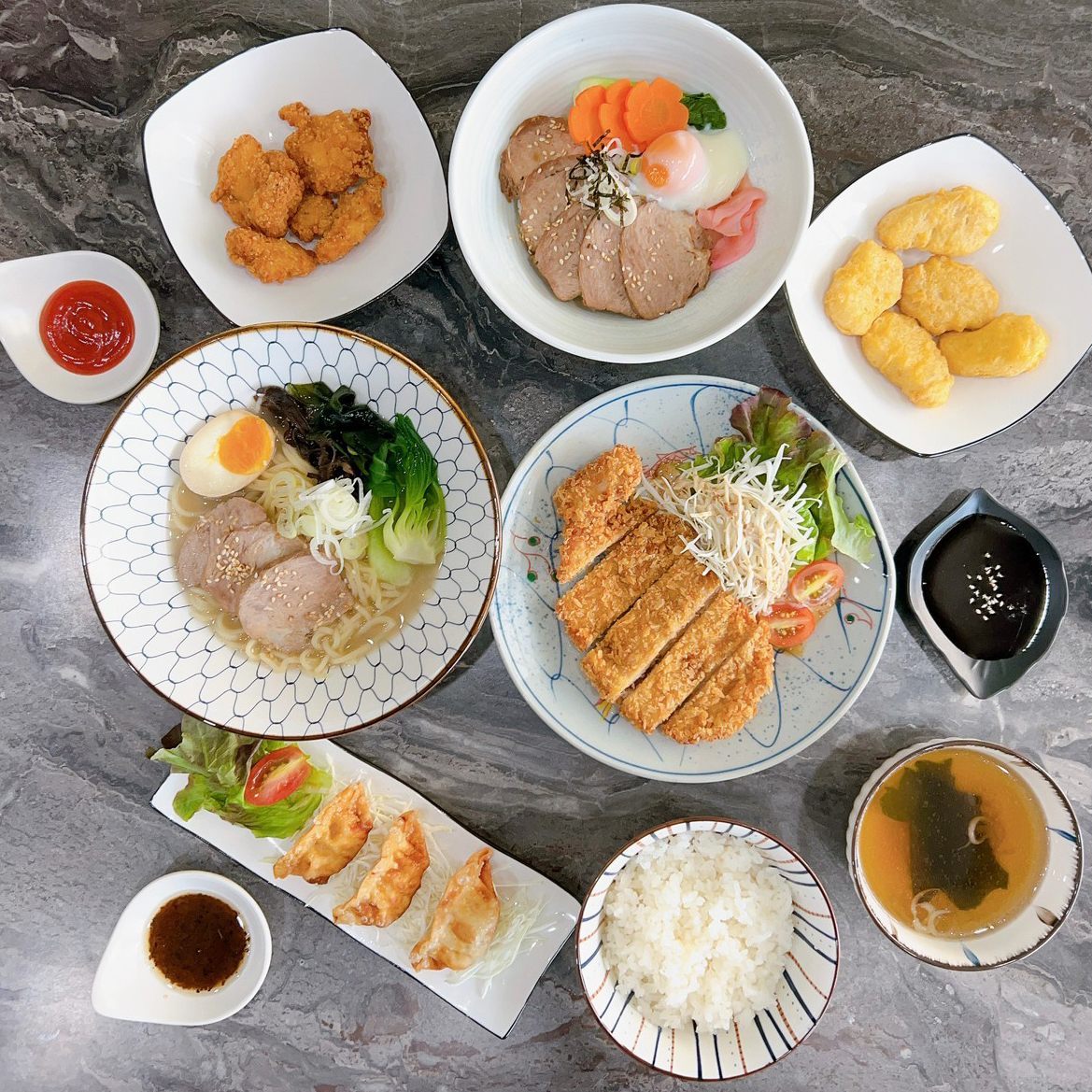 Jugemu, ข้าวปั้น, Sensei Ramen, SalmoniA, Masaru Sushi, TOMA sushi