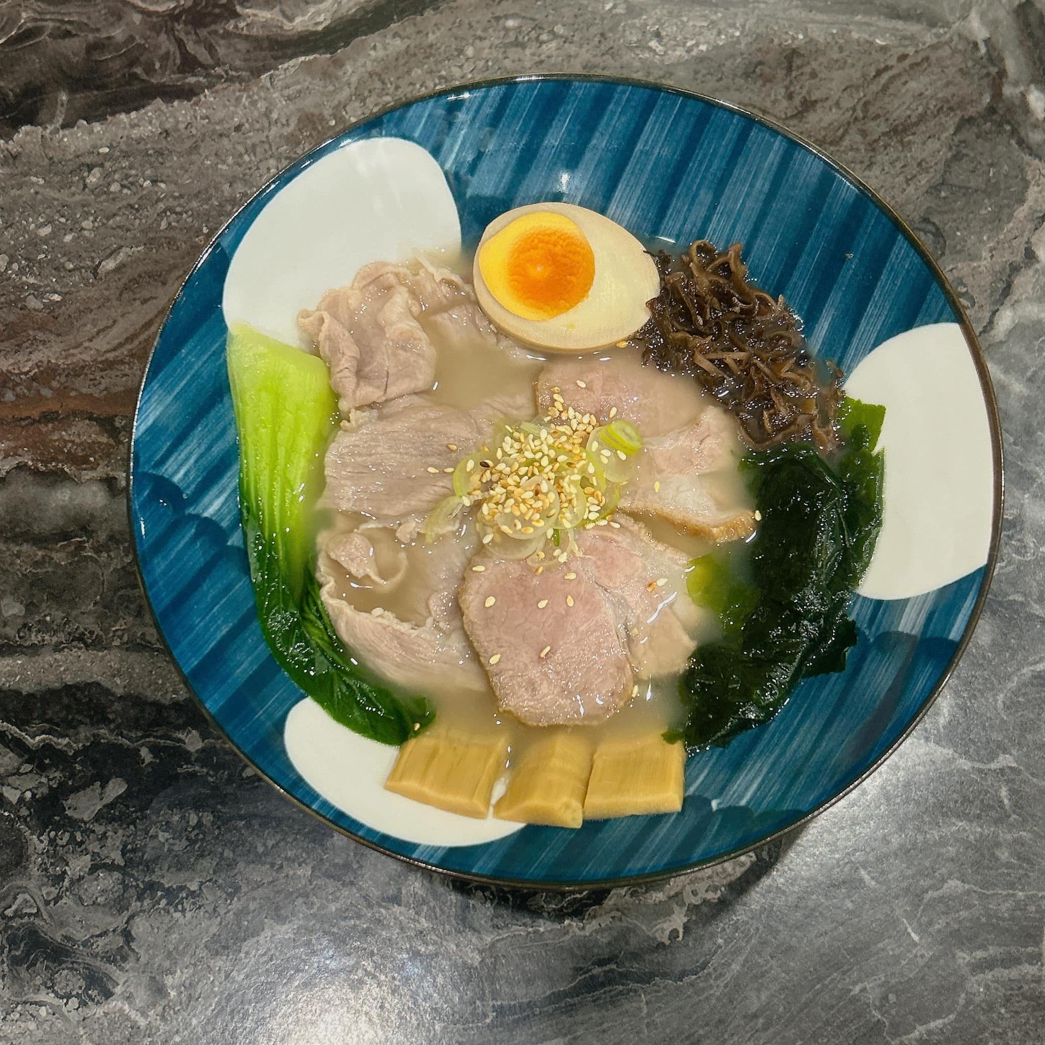 Jugemu, ข้าวปั้น, Sensei Ramen, SalmoniA, Masaru Sushi, TOMA sushi