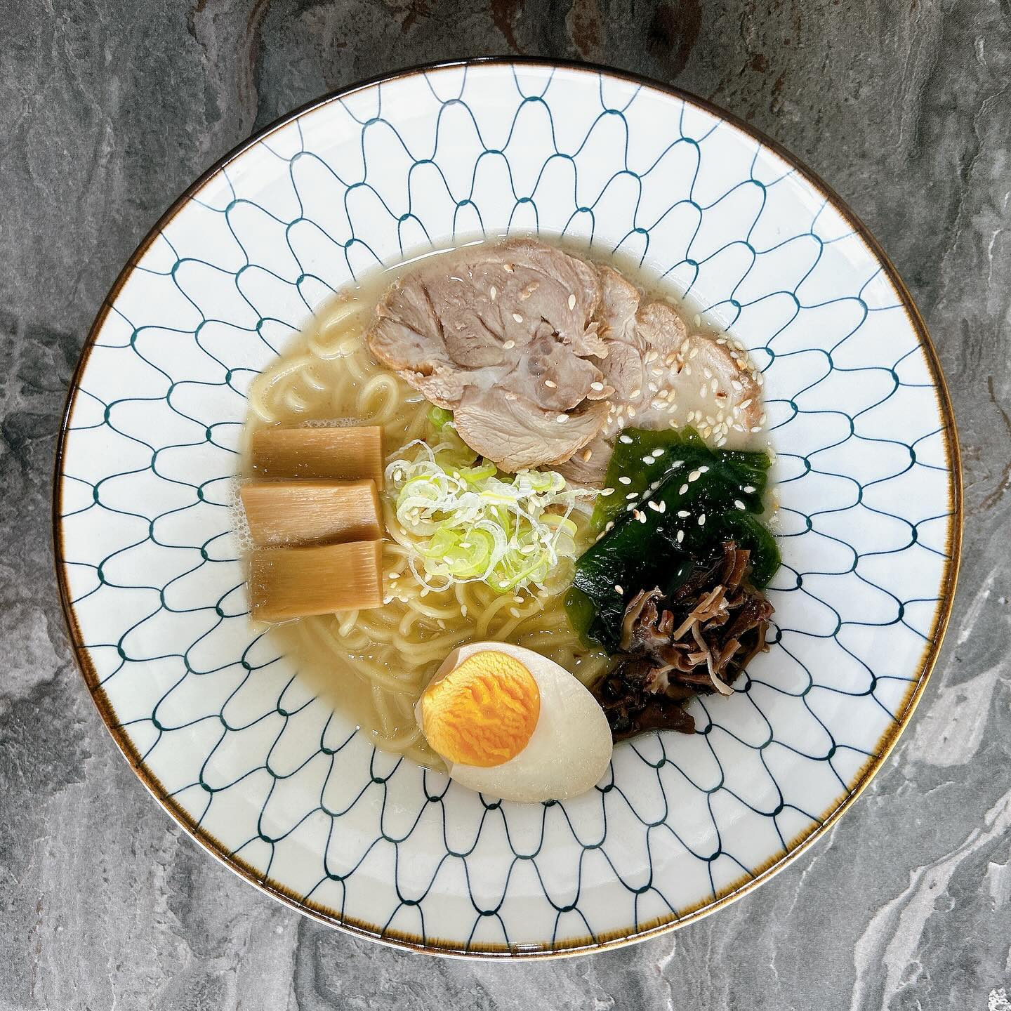 Jugemu, ข้าวปั้น, Sensei Ramen, SalmoniA, Masaru Sushi, TOMA sushi