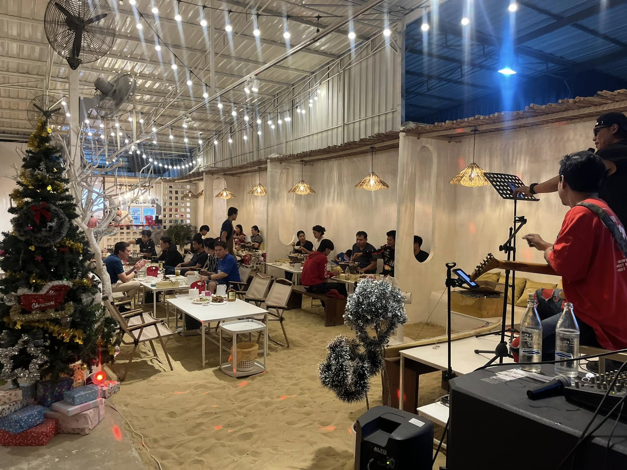 คุณภัฐหมูกะทะ, รักเขาหลงเขา หมูกระทะ, จ่า หมูกระทะ สาขา ซอยอุดมเดช, สานฝัน หมูกระทะ, อร่อยเต็ม 10 หมูกระทะ ชาบู, บังโก๊ะหมูกระทะชั่งโล, แก้มตุ่ย8 หมูกระทะ, หจก.หมูกระทะ, AK หมูกระทะชั่งกิโล สุขสวัสดิ์26