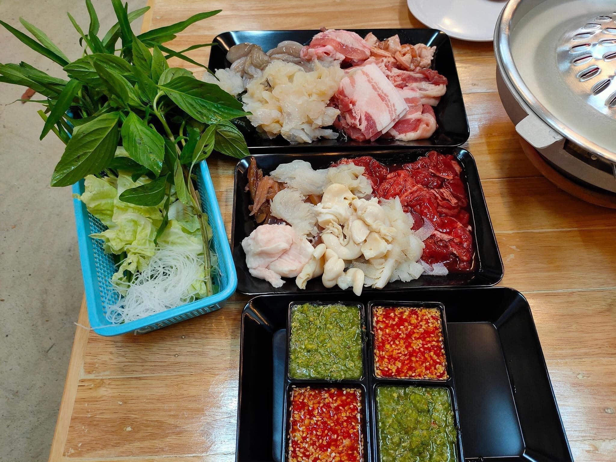 คุณภัฐหมูกะทะ, รักเขาหลงเขา หมูกระทะ, จ่า หมูกระทะ สาขา ซอยอุดมเดช, สานฝัน หมูกระทะ, อร่อยเต็ม 10 หมูกระทะ ชาบู, บังโก๊ะหมูกระทะชั่งโล, แก้มตุ่ย8 หมูกระทะ, หจก.หมูกระทะ, AK หมูกระทะชั่งกิโล สุขสวัสดิ์26