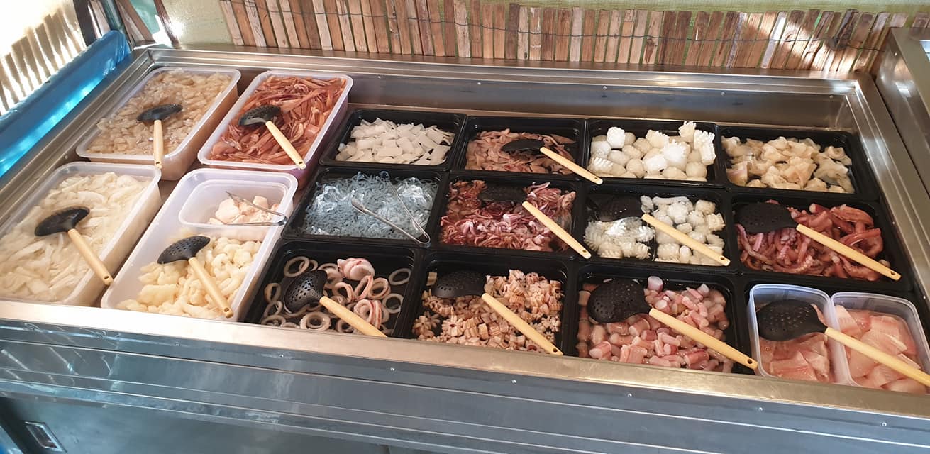 คุณภัฐหมูกะทะ, รักเขาหลงเขา หมูกระทะ, จ่า หมูกระทะ สาขา ซอยอุดมเดช, สานฝัน หมูกระทะ, อร่อยเต็ม 10 หมูกระทะ ชาบู, บังโก๊ะหมูกระทะชั่งโล, แก้มตุ่ย8 หมูกระทะ, หจก.หมูกระทะ, AK หมูกระทะชั่งกิโล สุขสวัสดิ์26