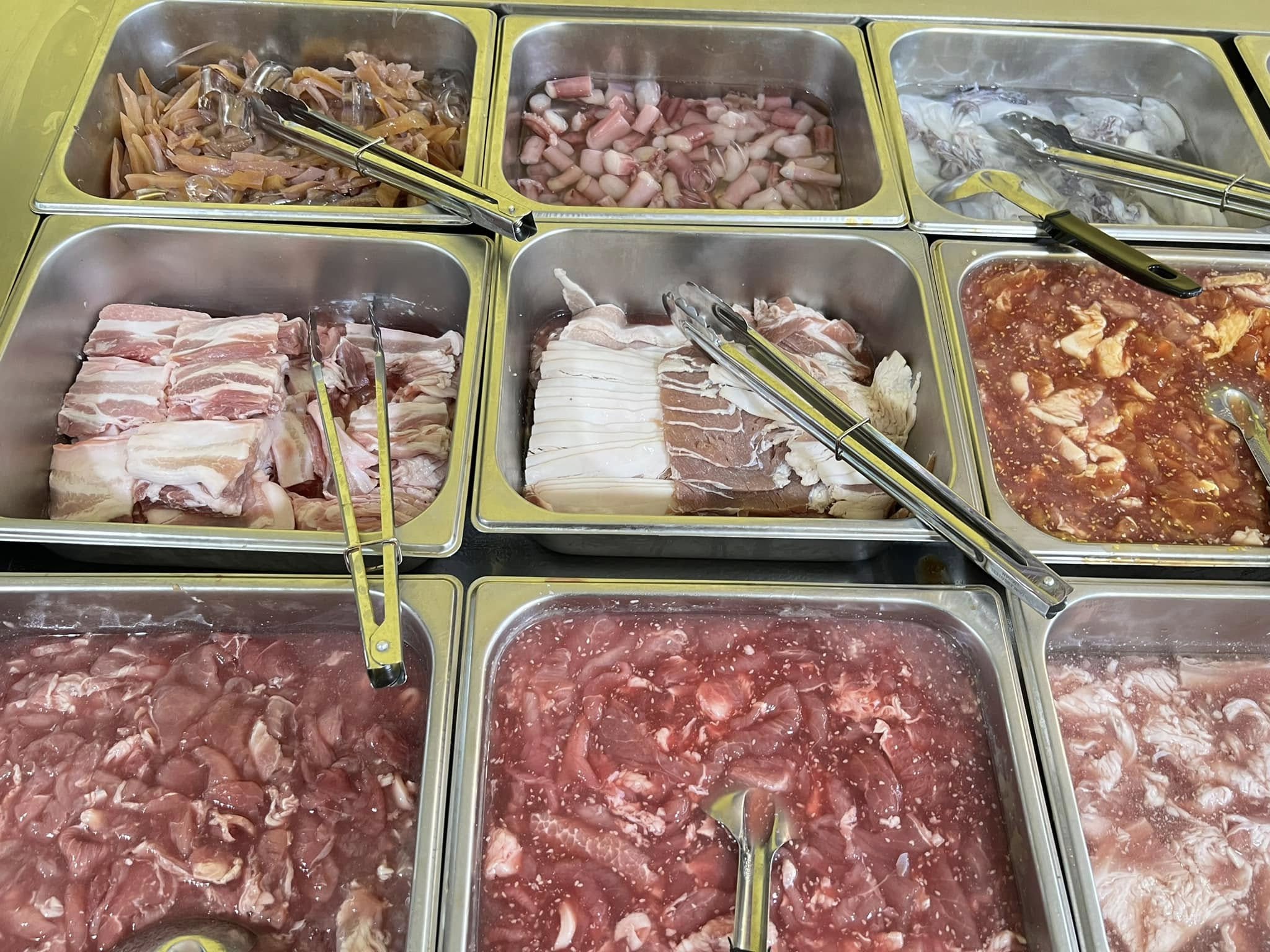 คุณภัฐหมูกะทะ, รักเขาหลงเขา หมูกระทะ, จ่า หมูกระทะ สาขา ซอยอุดมเดช, สานฝัน หมูกระทะ, อร่อยเต็ม 10 หมูกระทะ ชาบู, บังโก๊ะหมูกระทะชั่งโล, แก้มตุ่ย8 หมูกระทะ, หจก.หมูกระทะ, AK หมูกระทะชั่งกิโล สุขสวัสดิ์26