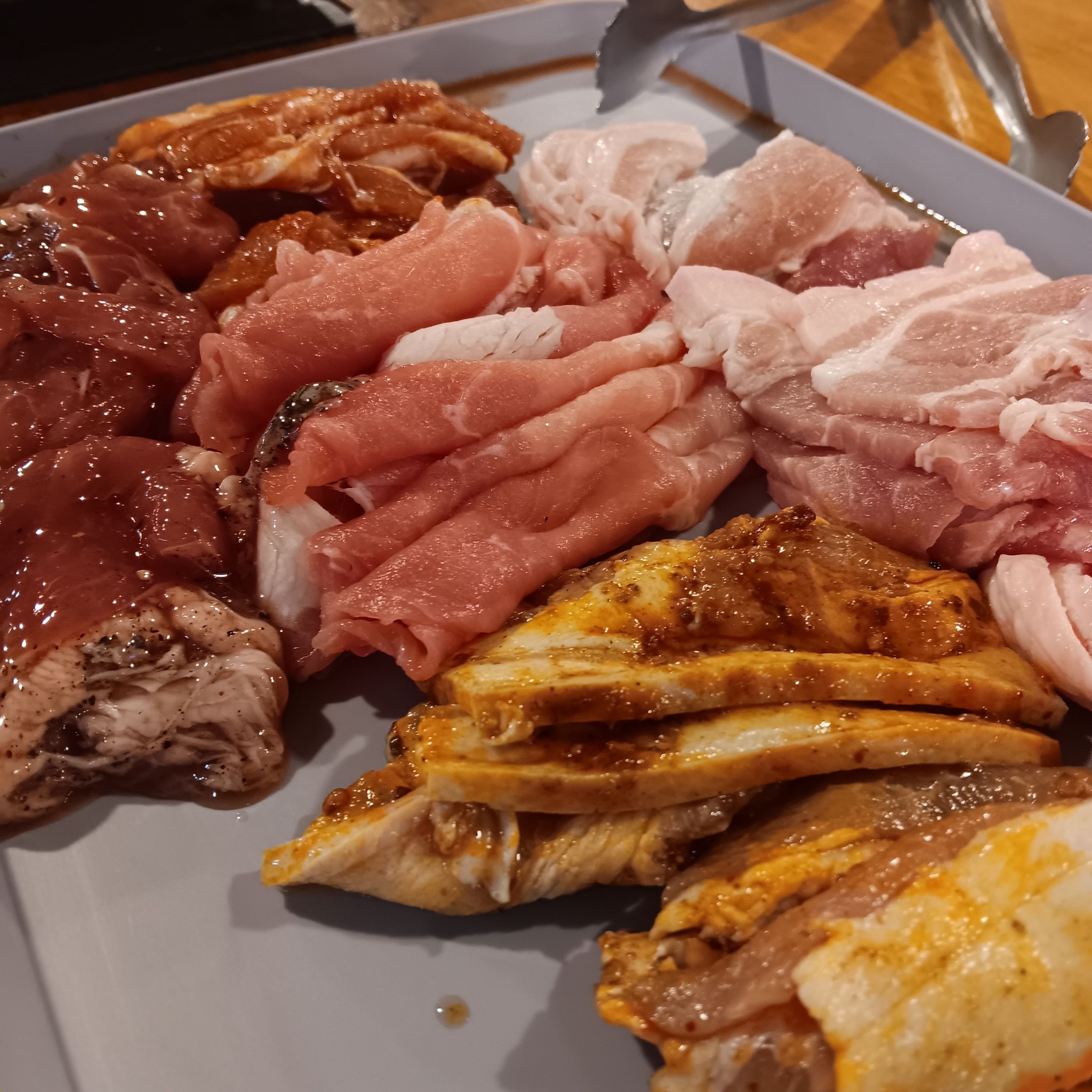 คุณภัฐหมูกะทะ, รักเขาหลงเขา หมูกระทะ, จ่า หมูกระทะ สาขา ซอยอุดมเดช, สานฝัน หมูกระทะ, อร่อยเต็ม 10 หมูกระทะ ชาบู, บังโก๊ะหมูกระทะชั่งโล, แก้มตุ่ย8 หมูกระทะ, หจก.หมูกระทะ, AK หมูกระทะชั่งกิโล สุขสวัสดิ์26