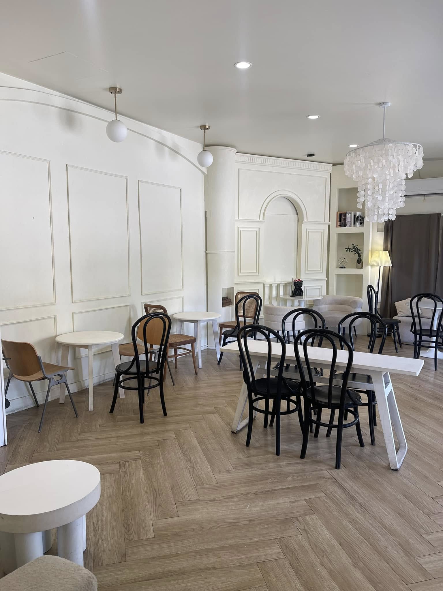 Autumn haus, YOJU Cafe, Lemon Me Farm, STARTCafé, Lot no.8 cafe, 23 cafe and bistro, STAY WITH TREE cafe, April Flavors cafe, Destiny cafe', บ้านปายนา, DUBUA CAFE, House of Chandra - เสน่ห์จันทน์ , 11 Elephant Dessert Cafe, Hangar Cafe', Merce Cafe & Restaurant, Ton Khao Terrace, O2 Kaffee & Bistro, Pomelo Cafe, Little tree, Chinu Coffee