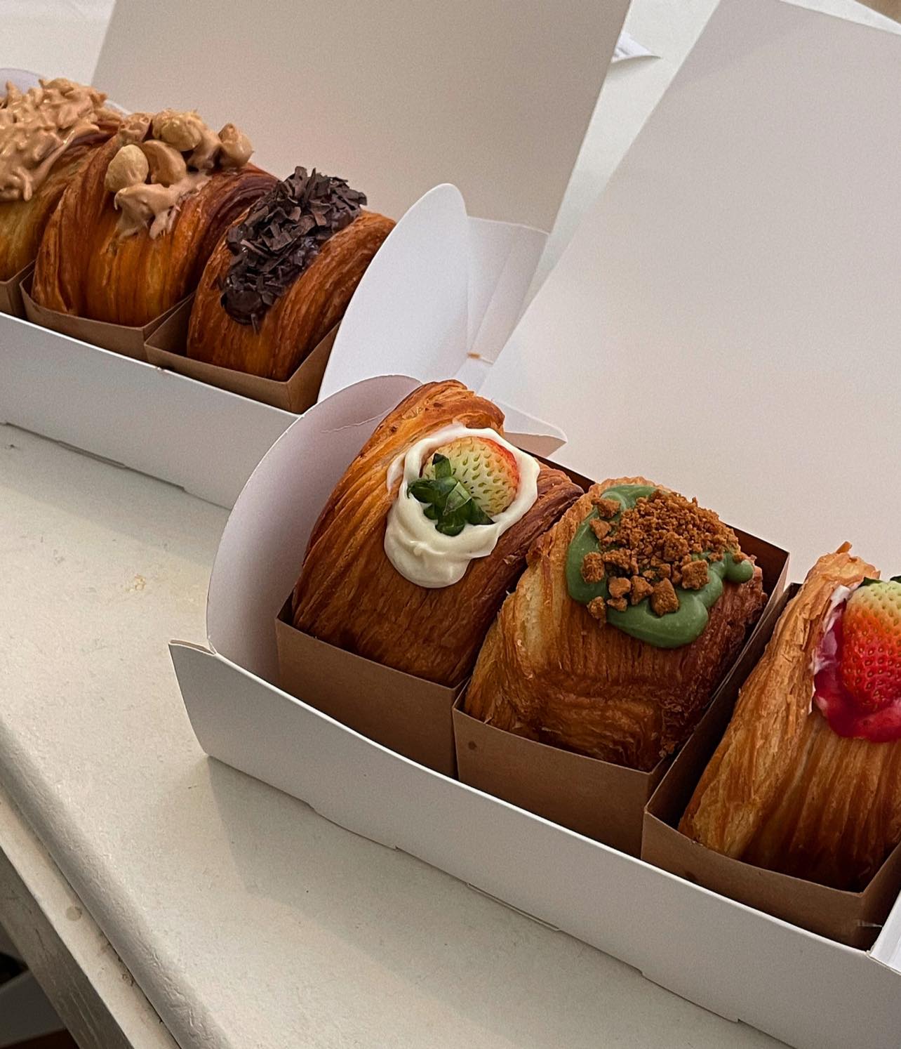 Autumn haus, YOJU Cafe, Lemon Me Farm, STARTCafé, Lot no.8 cafe, 23 cafe and bistro, STAY WITH TREE cafe, April Flavors cafe, Destiny cafe', บ้านปายนา, DUBUA CAFE, House of Chandra - เสน่ห์จันทน์ , 11 Elephant Dessert Cafe, Hangar Cafe', Merce Cafe & Restaurant, Ton Khao Terrace, O2 Kaffee & Bistro, Pomelo Cafe, Little tree, Chinu Coffee