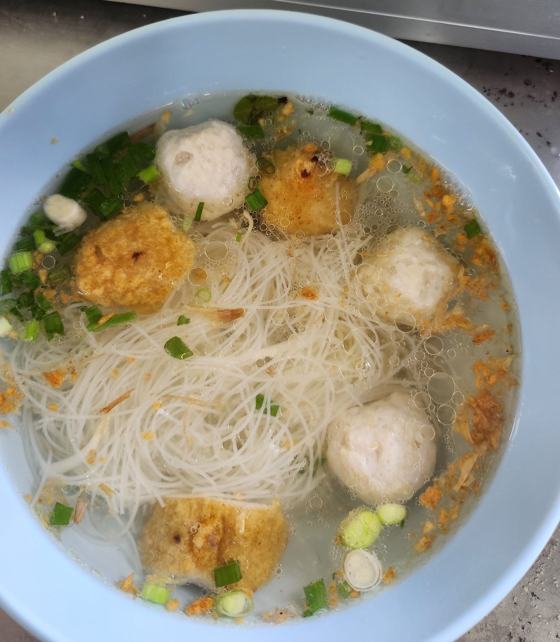 ก๋วยเตี๋ยวลูกชิ้นปลาเจ๊ปุ๊ย ห้าแยกพลับพลาชัย, ข้าวต้มแห้งคุณนิด สาขา เยาวราช X ก๋วยเตี๋ยวลูกชิ้นปลาเจ๊ส้ม, ลักตี๋ "六弟" บะหมี่เกี๊ยวทะเล เยาวราช, ห้องอาหารพูนเลิศ(เหลาะงาทิ้น)ข้าวหน้าไก่ห้าแยก, ข้าวต้มปลาตรอกถั่วงอก, ไก่บ้านพริกไทยดำ ห้าแยกพลับพลาไชย, ร้านอาหารครัวดอกไม้ขาว, ร้านไชยพราหมณ์ Made with Heart, ราดหน้า ท่ง ฮั่ว เฮง "เฮียตั๋ง", ข้าวต้มปลา by อุษณีย์, ตุ้ยนุ้ยอีทเทอรี่