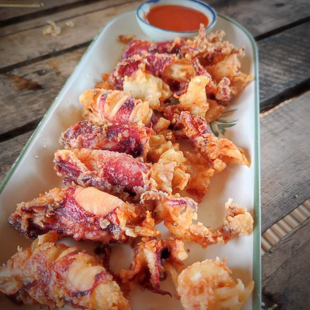 บ้านโพธิ์ริเวอร์ไซด์, ร้านอาหารมธุรสเรือนแพ, Baan Melon Desert, ร้านบ้านเบญฯ, บ้านปูกรรเชียง, ร้านกุ้งนาง, ร้านชวนมา ริมแม่น้ำบางปะกง, ครัวแม่ส้มเกลี้ยง, ครัวปลาเถื่อน, แพเคียงน้ำ, ลุงตีฟและยาย, รวยเรือนแพ, เอกเขนก, ชัยครับ, แพพยงค์ ริมน้ำ, 111/11 บ้านริมคลอง, มีน้ำ มีปลา cafe&amp;restaurant