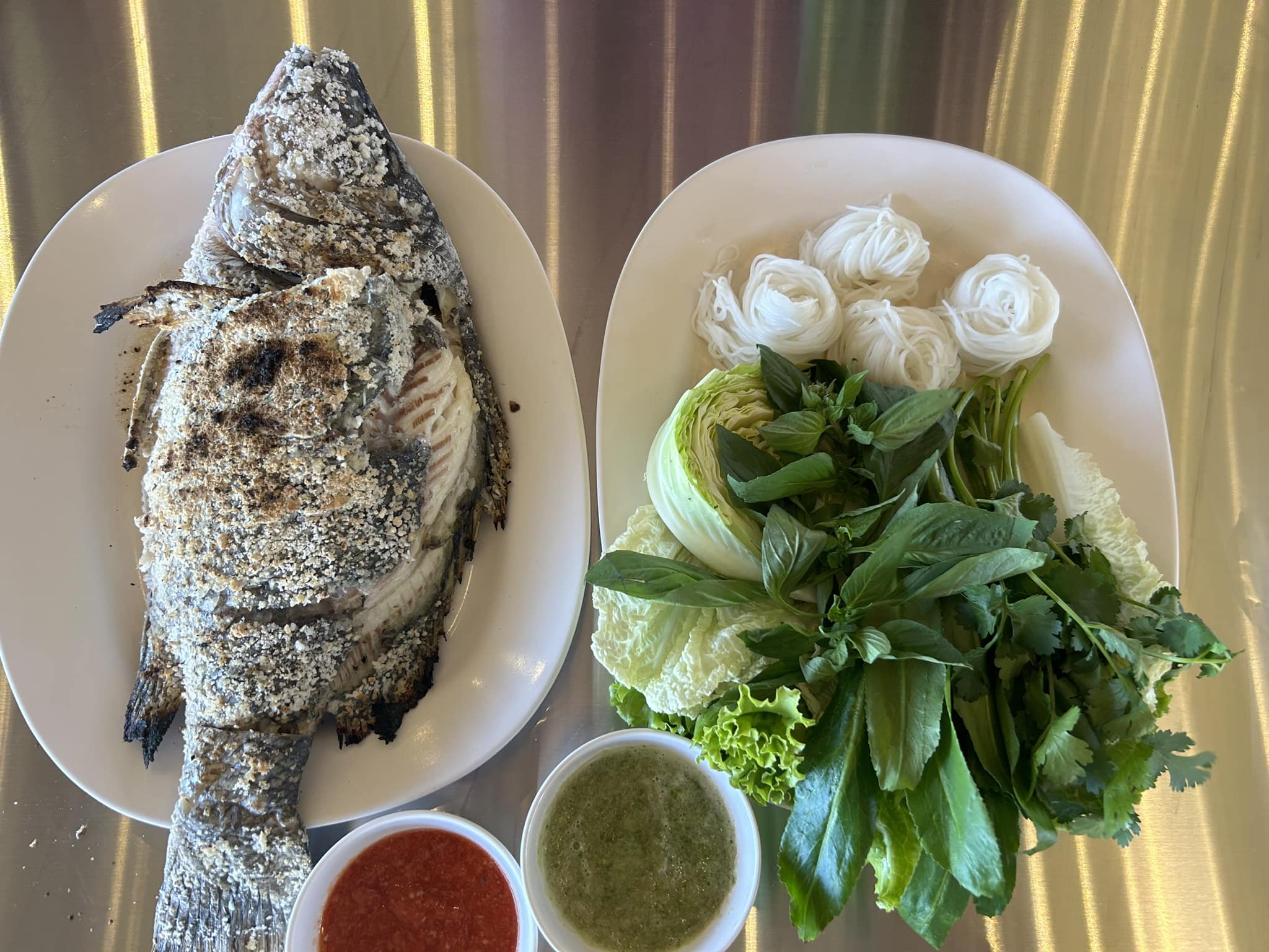 บ้านโพธิ์ริเวอร์ไซด์, ร้านอาหารมธุรสเรือนแพ, Baan Melon Desert, ร้านบ้านเบญฯ, บ้านปูกรรเชียง, ร้านกุ้งนาง, ร้านชวนมา ริมแม่น้ำบางปะกง, ครัวแม่ส้มเกลี้ยง, ครัวปลาเถื่อน, แพเคียงน้ำ, ลุงตีฟและยาย, รวยเรือนแพ, เอกเขนก, ชัยครับ, แพพยงค์ ริมน้ำ, 111/11 บ้านริมคลอง, มีน้ำ มีปลา cafe&amp;restaurant