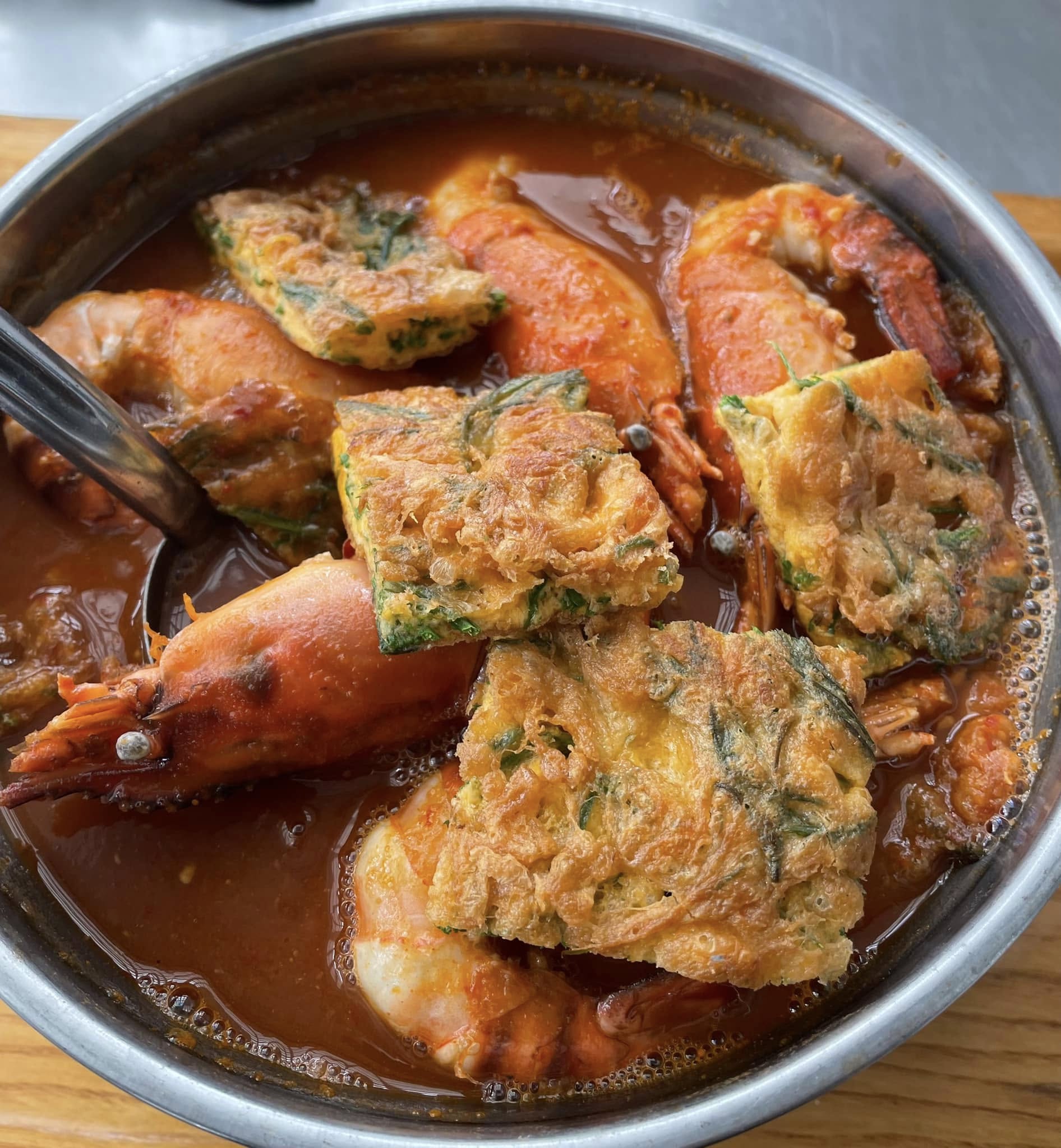 บ้านโพธิ์ริเวอร์ไซด์, ร้านอาหารมธุรสเรือนแพ, Baan Melon Desert, ร้านบ้านเบญฯ, บ้านปูกรรเชียง, ร้านกุ้งนาง, ร้านชวนมา ริมแม่น้ำบางปะกง, ครัวแม่ส้มเกลี้ยง, ครัวปลาเถื่อน, แพเคียงน้ำ, ลุงตีฟและยาย, รวยเรือนแพ, เอกเขนก, ชัยครับ, แพพยงค์ ริมน้ำ, 111/11 บ้านริมคลอง, มีน้ำ มีปลา cafe&amp;restaurant