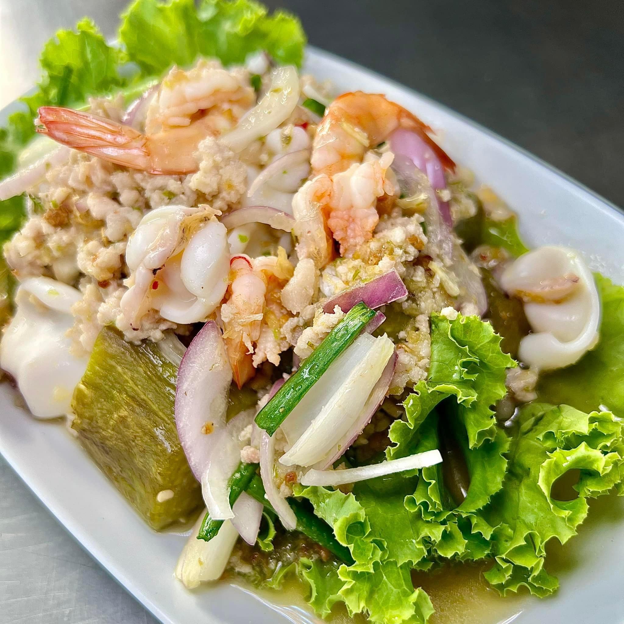 บ้านโพธิ์ริเวอร์ไซด์, ร้านอาหารมธุรสเรือนแพ, Baan Melon Desert, ร้านบ้านเบญฯ, บ้านปูกรรเชียง, ร้านกุ้งนาง, ร้านชวนมา ริมแม่น้ำบางปะกง, ครัวแม่ส้มเกลี้ยง, ครัวปลาเถื่อน, แพเคียงน้ำ, ลุงตีฟและยาย, รวยเรือนแพ, เอกเขนก, ชัยครับ, แพพยงค์ ริมน้ำ, 111/11 บ้านริมคลอง, มีน้ำ มีปลา cafe&amp;restaurant